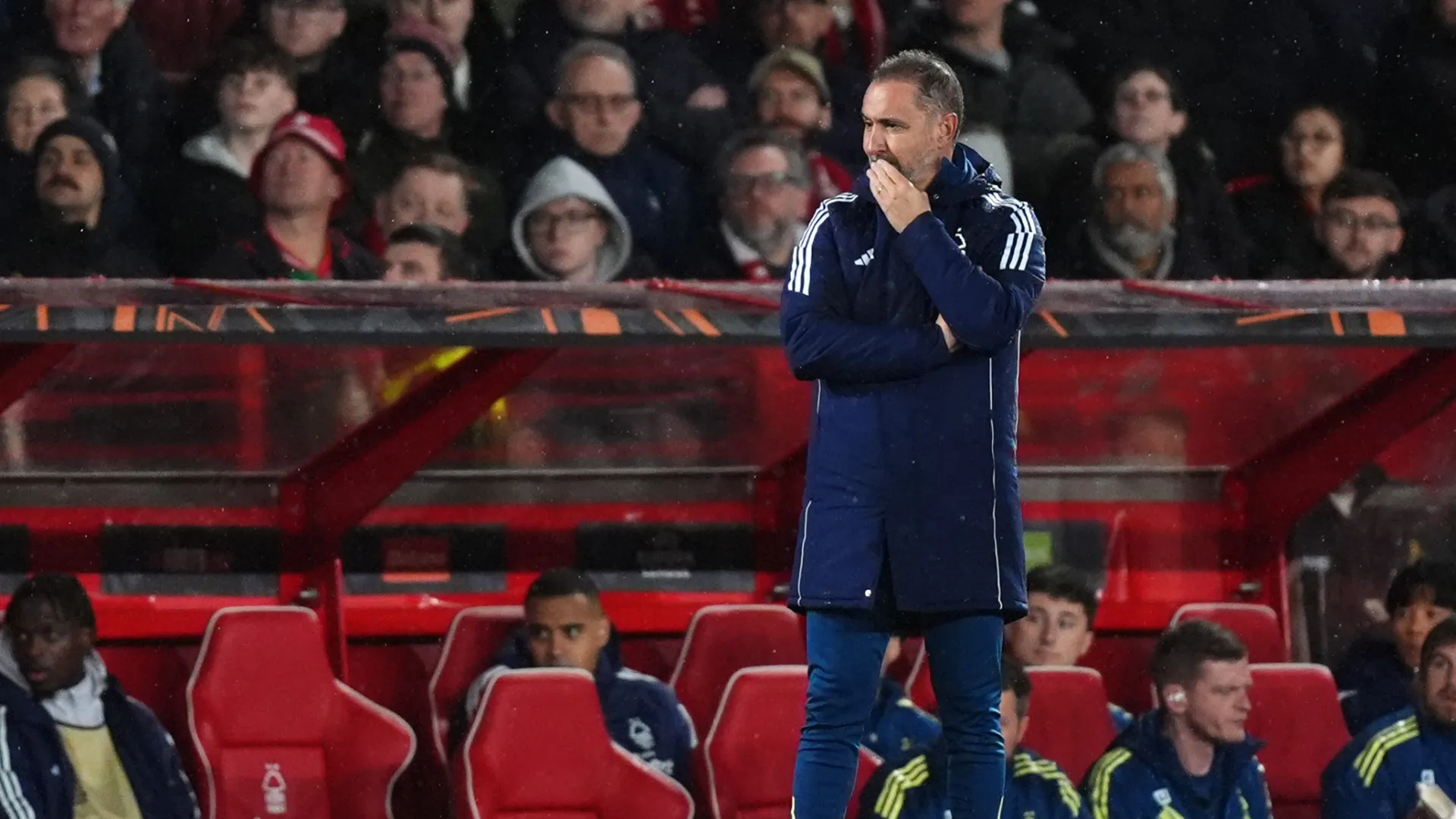 
                    Ex-Benfica bisa, mas Vítor Pereira festeja. João Mário marca e apura-se
                