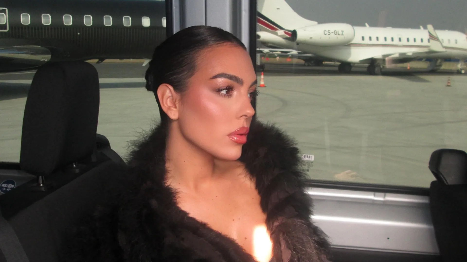 
                    Georgina Rodríguez arrasa na Semana da Moda de Milão. As imagens 
                