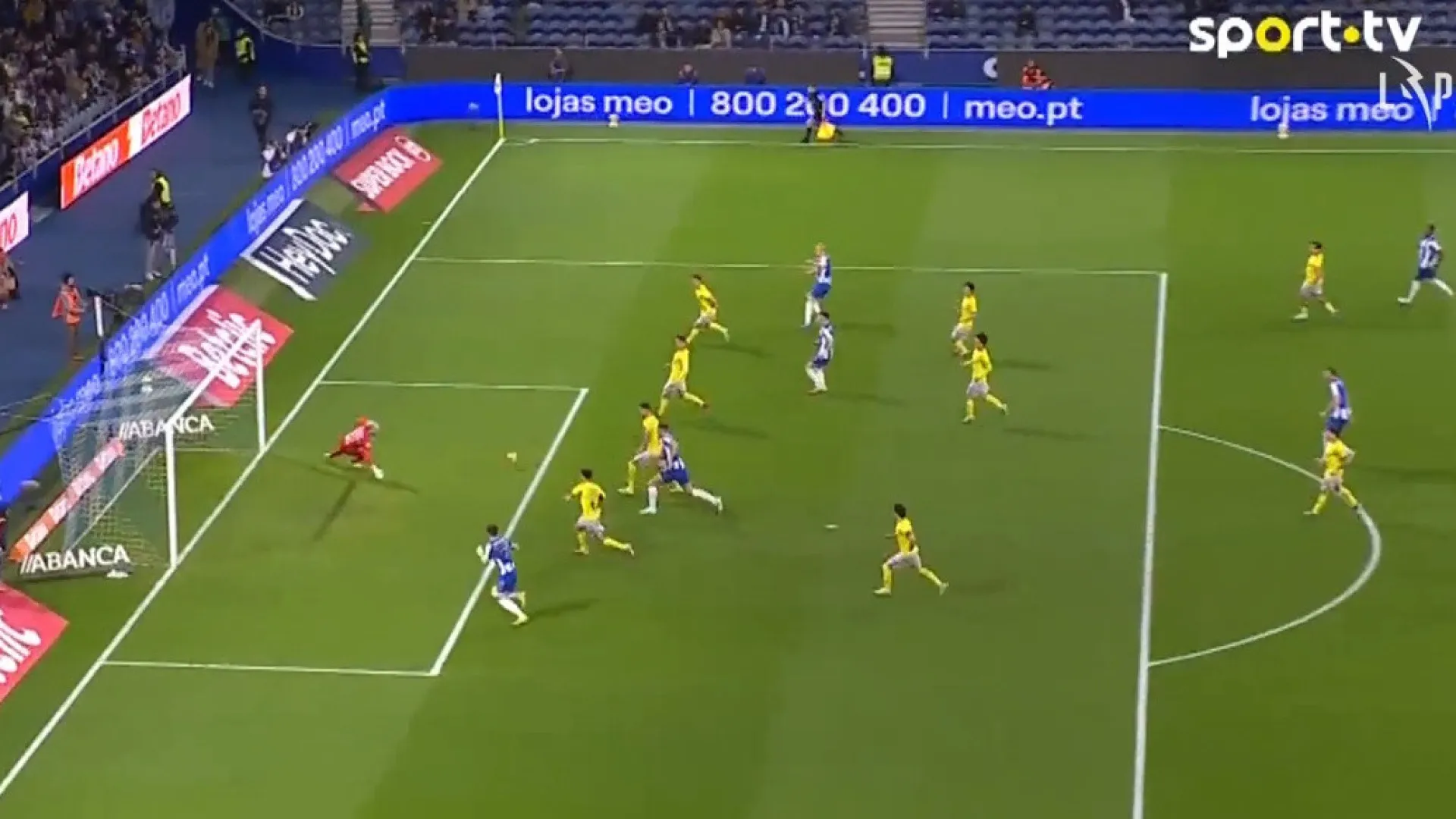 
                    Pietuszewski fez história pelo FC Porto com este golo e houve dedicatória
                