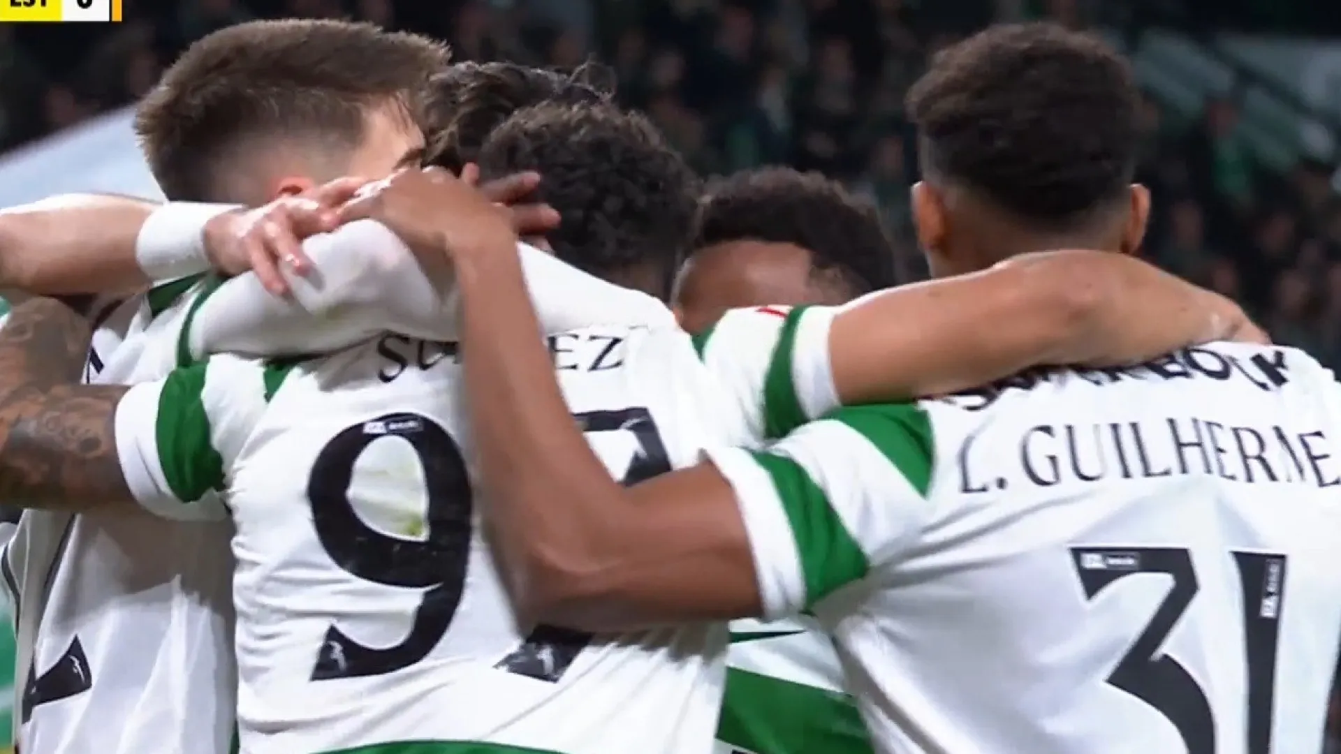 
                    Luis Suárez bisou desta forma na receção do Sporting ao Estoril
                