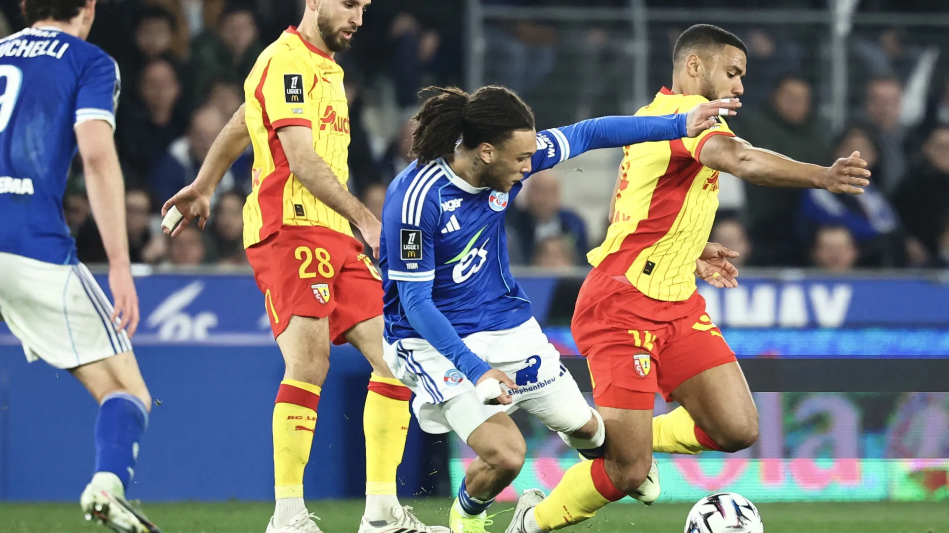 
                    Lens volta a tropeçar e PSG pode afastar-se mais no comando
                