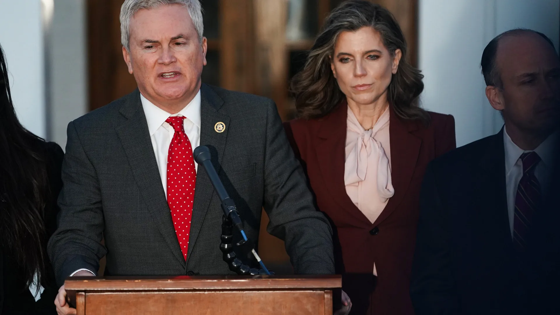 
                    Bill Clinton respondeu a 