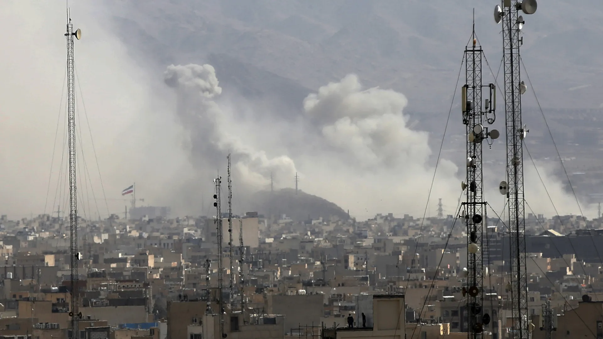 
                    Embaixada dos EUA em Israel sem condições para ajudar cidadãos a sair
                