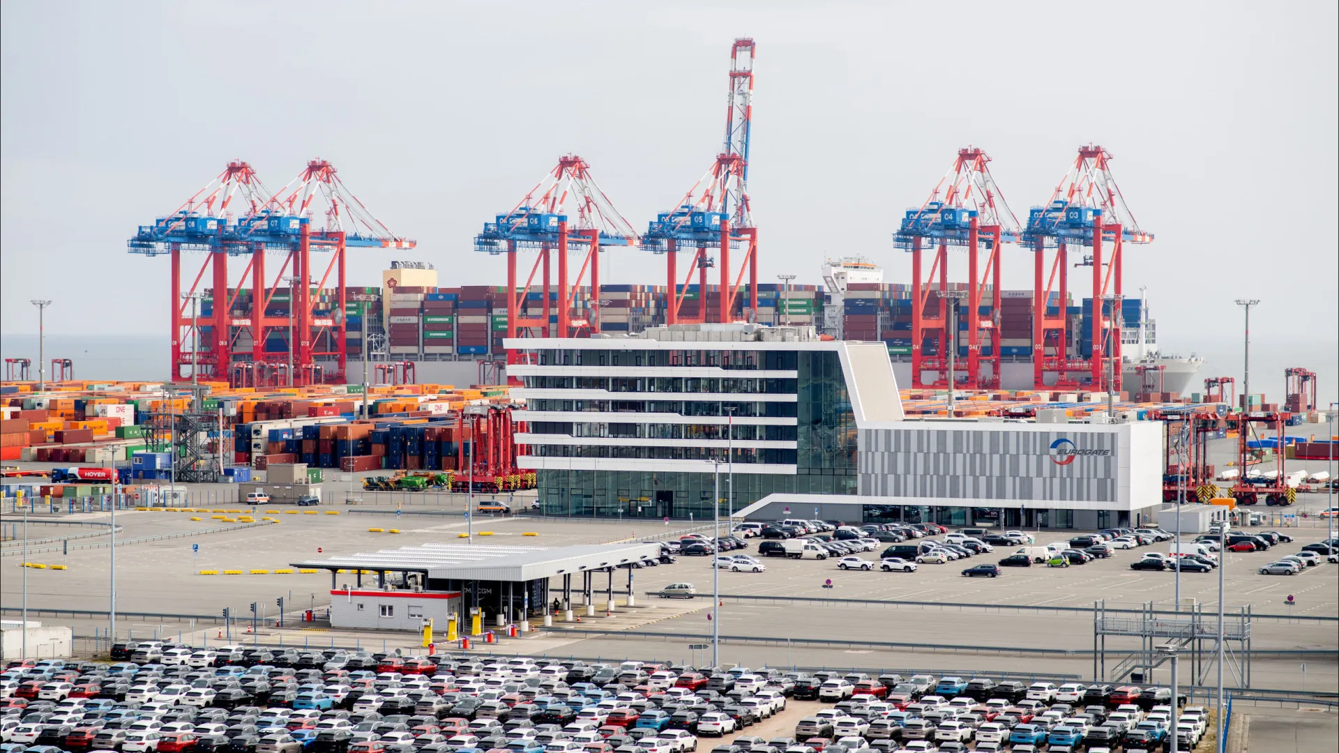 
                    Bélgica interceta no Mar do Norte petroleiro da frota fantasma da Rússia
                