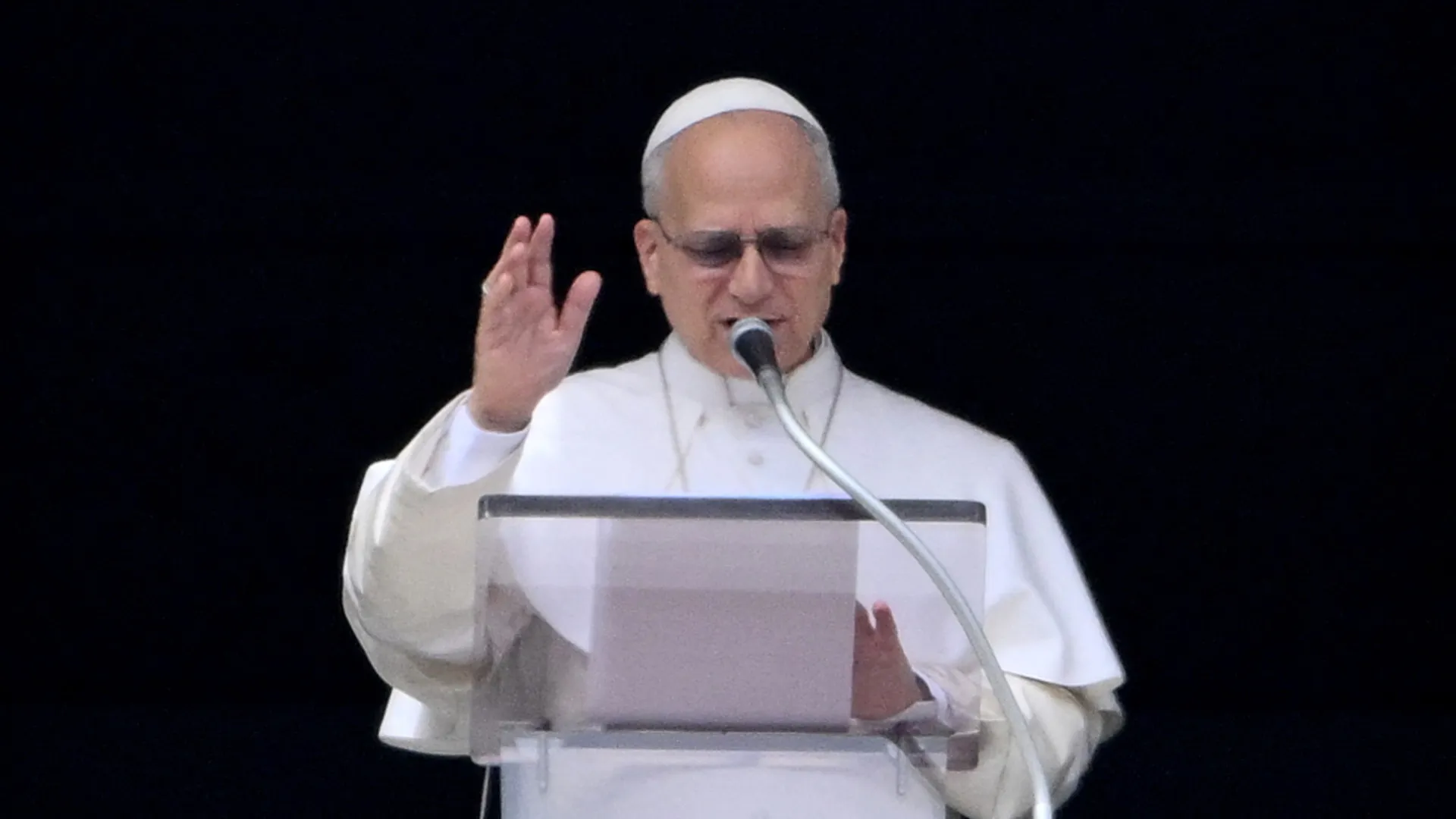 
                    Papa vai encontrar-se com migrantes nas ilhas Canárias em junho
                