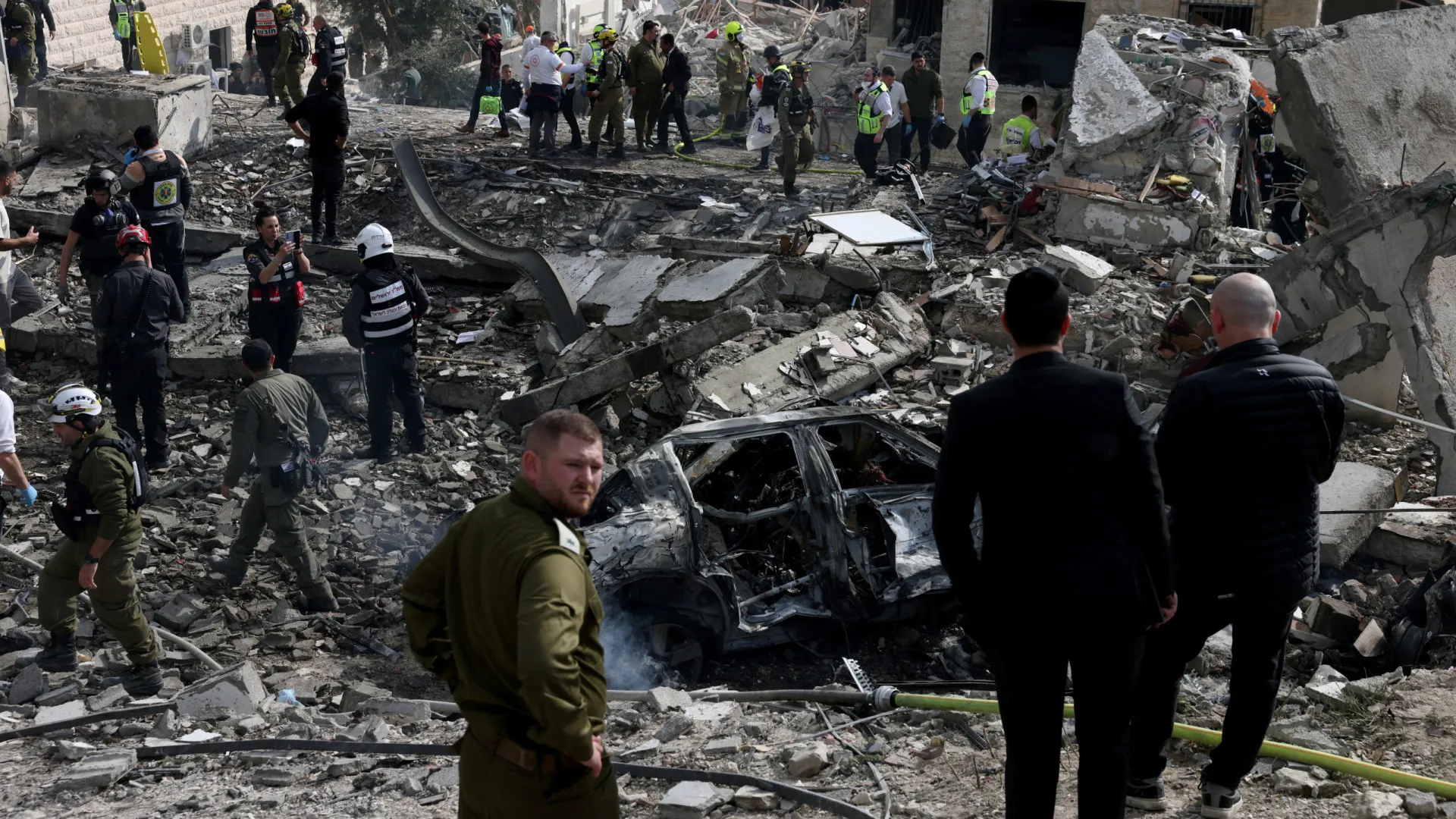 
                    Balanço de ataque iraniano perto de Jerusalém sobe para oito mortos
                