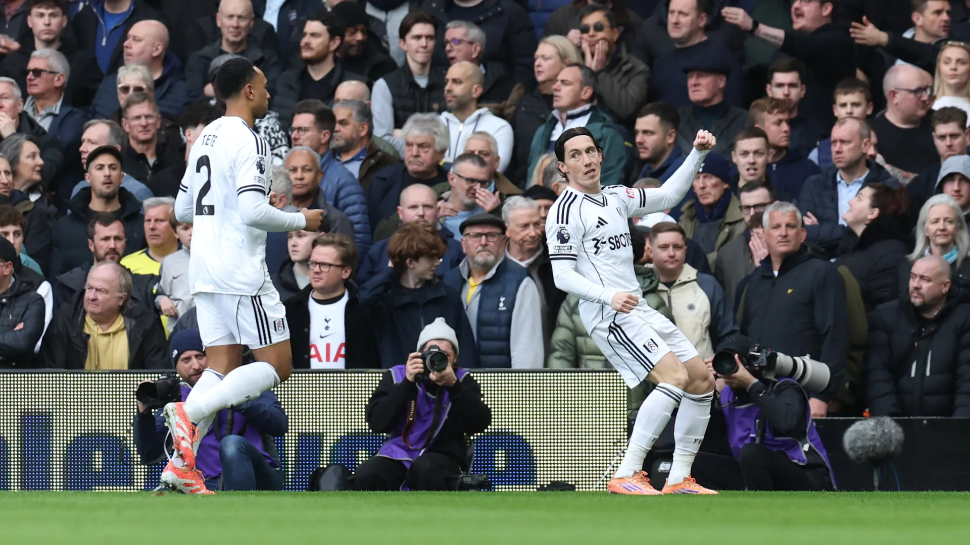 
                    Fulham de Marco Silva afunda Tottenham. Vítor Pereira volta a perder
                