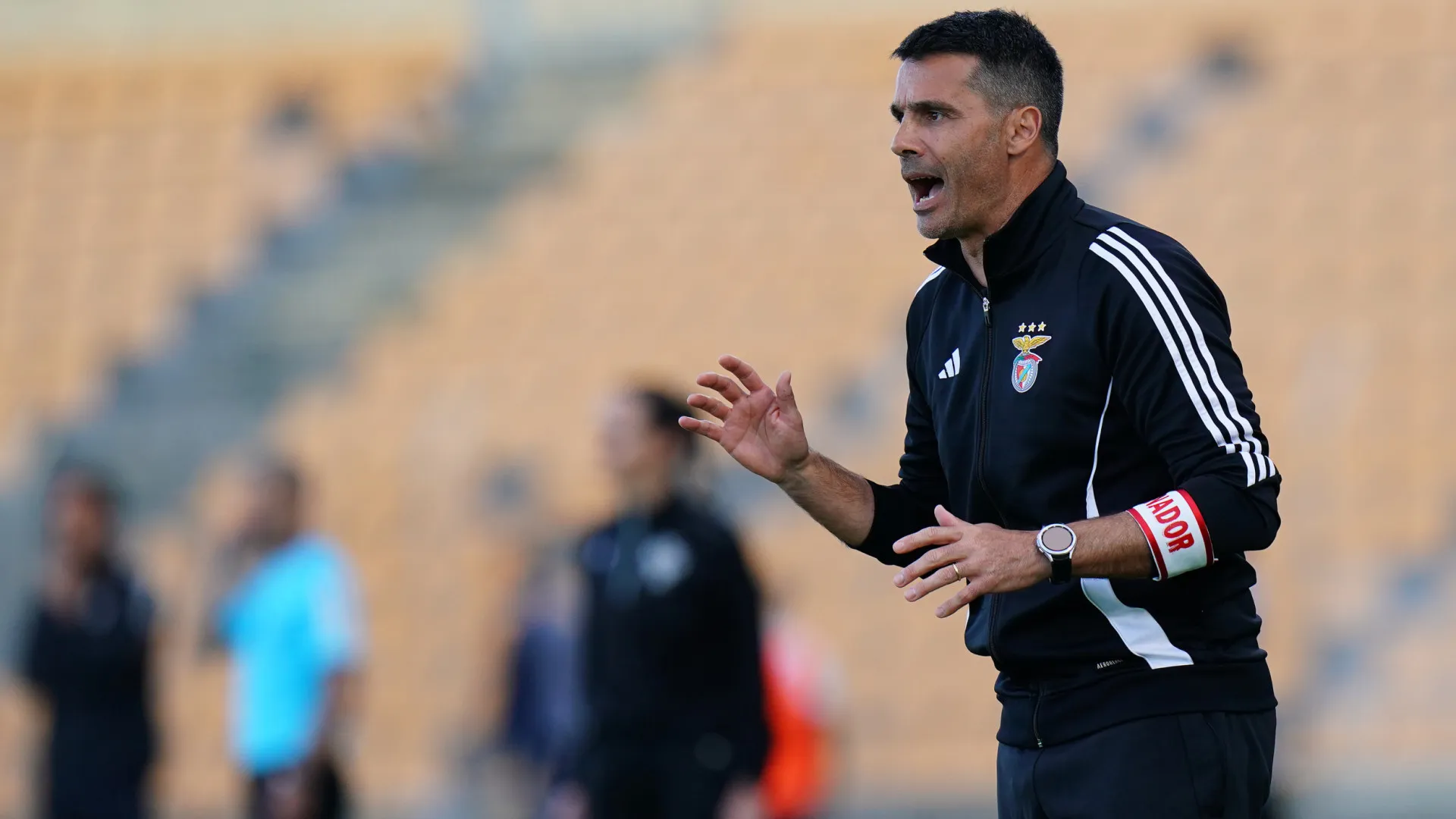 
                    Penafiel empata Benfica B em jogo dividido
                