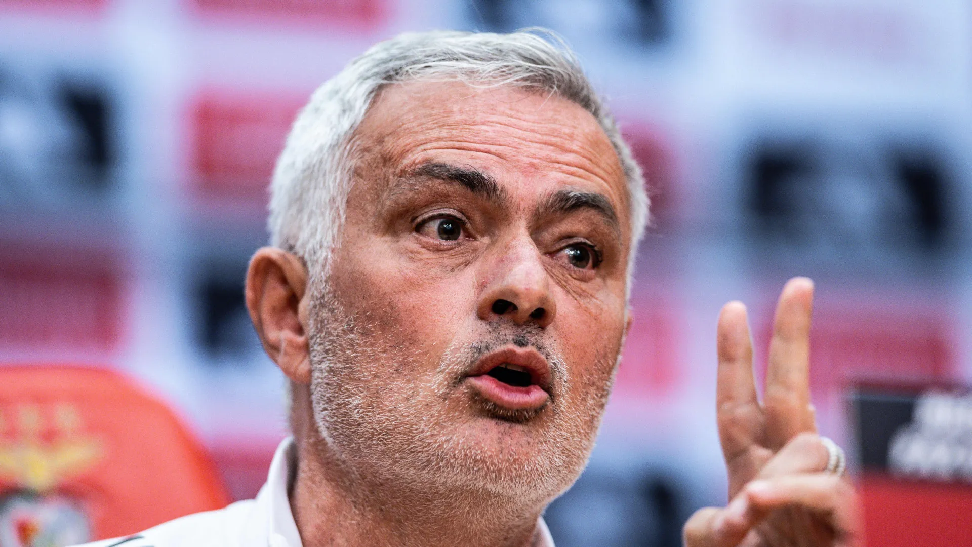 Mourinho sem papas na língua: "Queria não fazer jogar alguns jogadores"