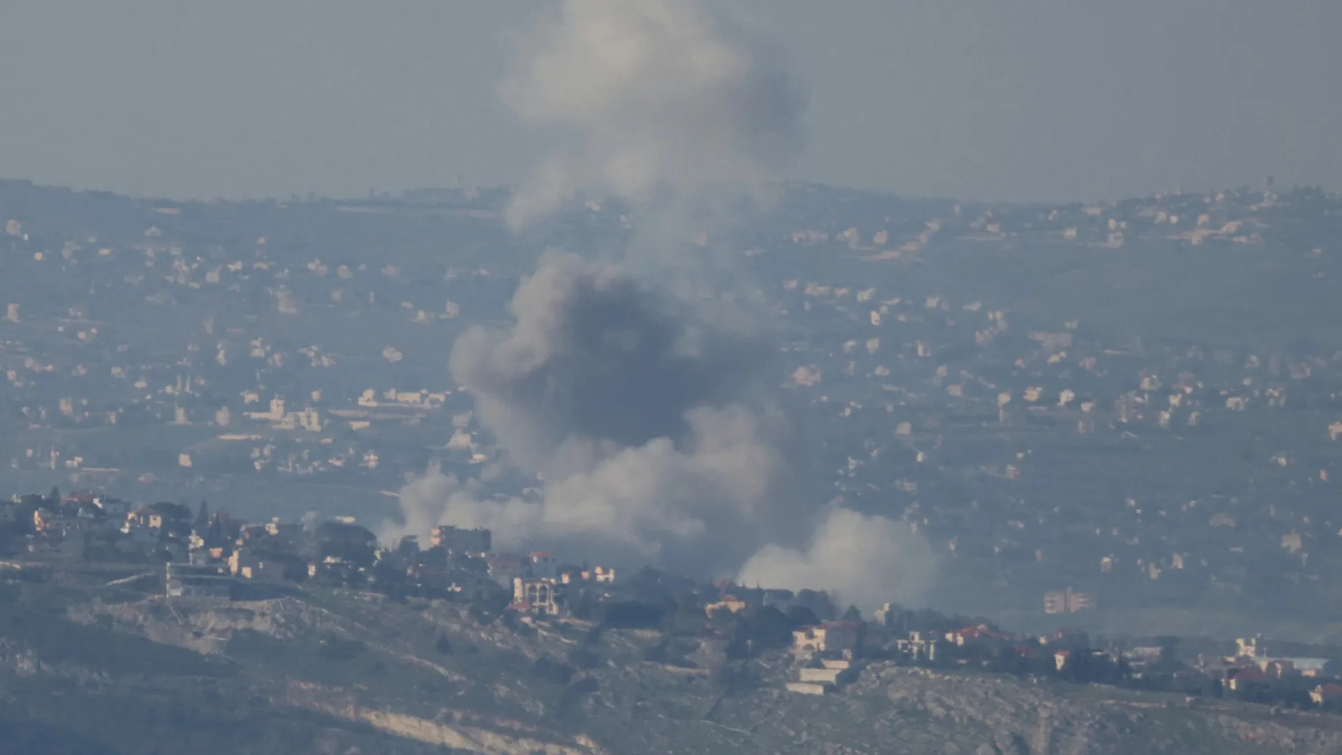 
                    Pelo menos 31 pessoas morreram após ataques de Israel no Líbano
                