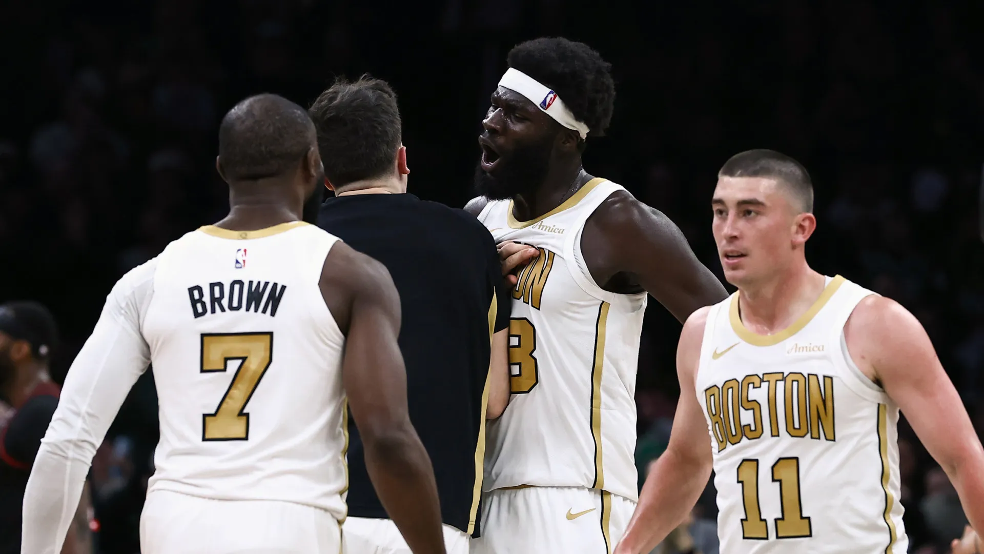 
                    NBA aos pés de Neemias Queta. Os números de uma exibição histórica
                