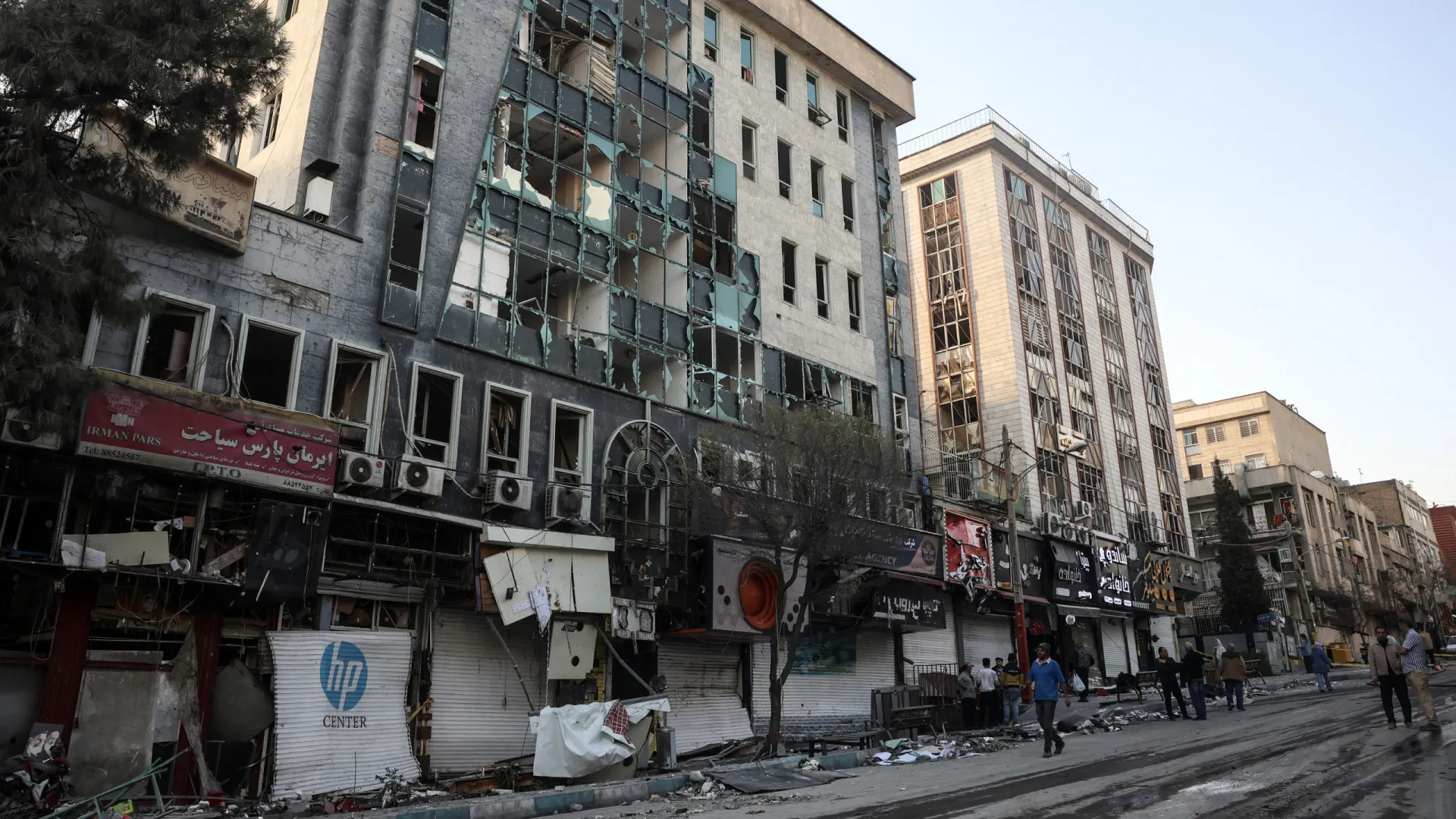 
                    Israel diz ter atacado centro nuclear secreto no Irão
                