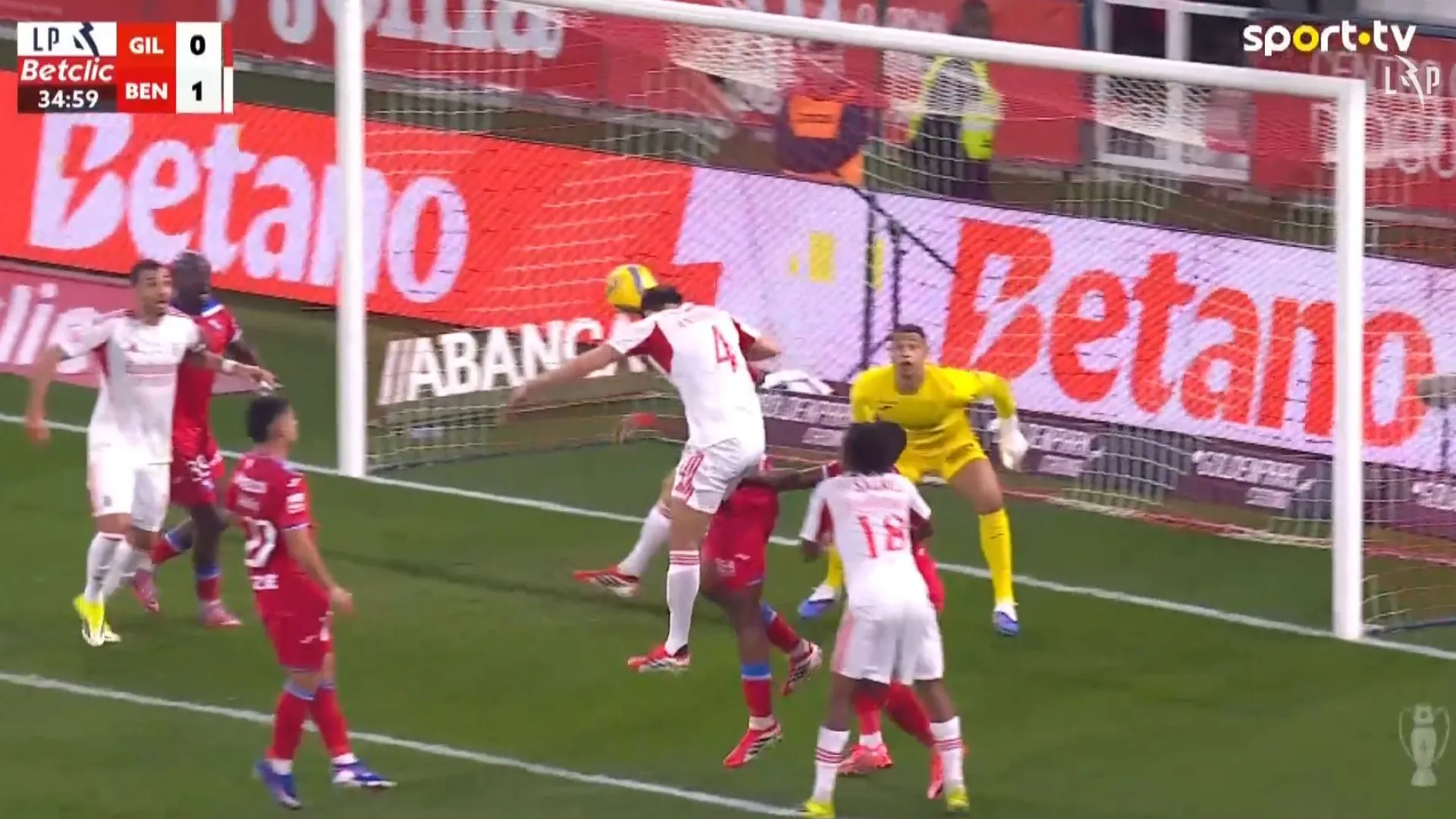 
                    Que se passou aqui? António Silva fez golo num lance digno dos apanhados
                