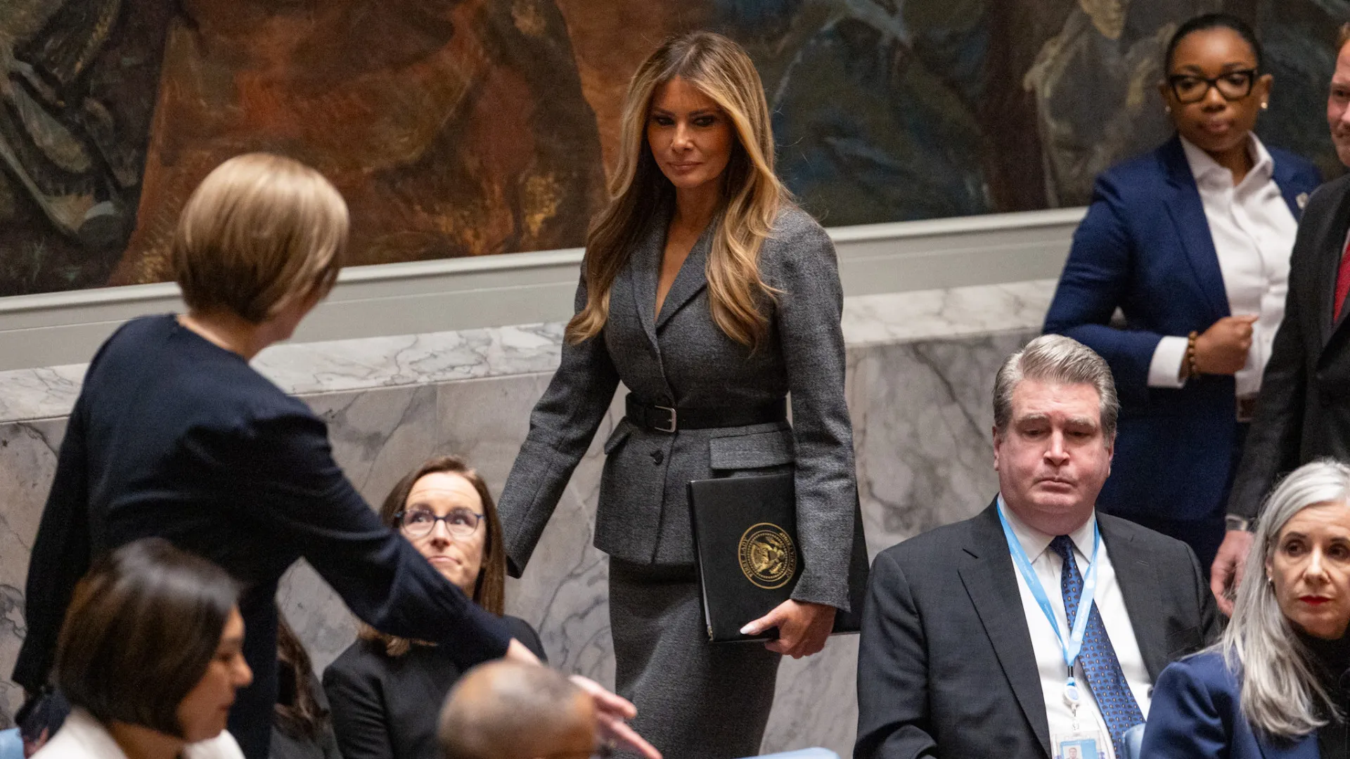 Melania defende "paz através da educação" em discurso inédito na ONU