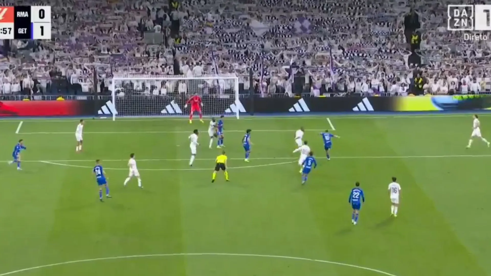 Vai já daqui. Getafe 'gelou' o Real Madrid com este golaço de Satriano