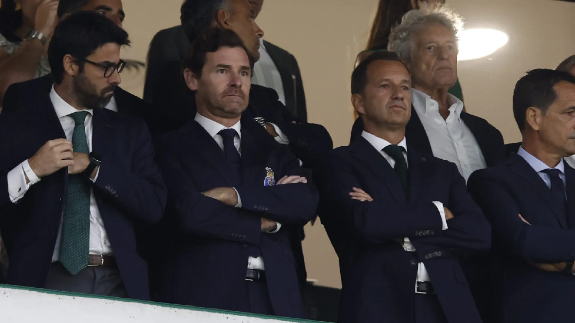 Varandas 'responde' a polémica no Dragão com convite a André Villas-Boas