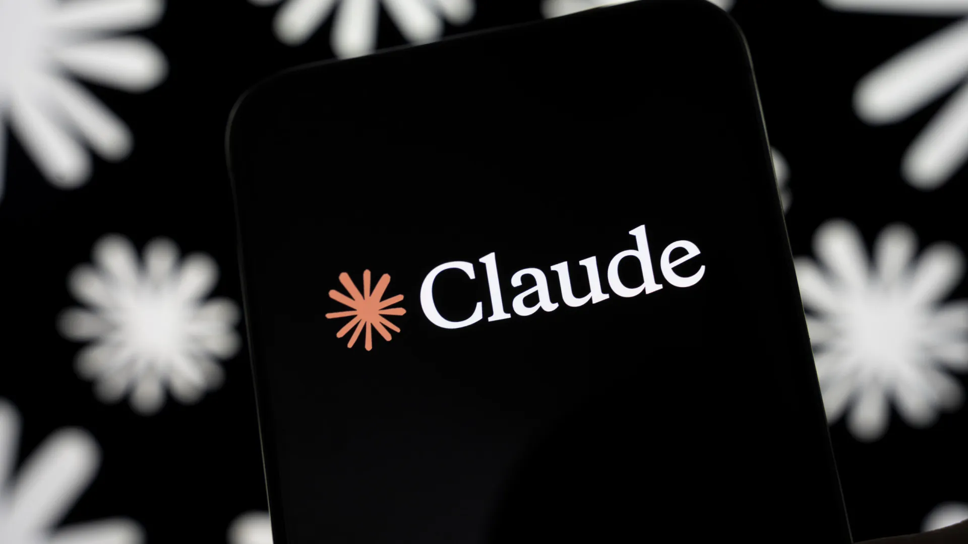 Farto do ChatGPT? A Anthropic vai ajudá-lo a trocar "companheiro" de IA