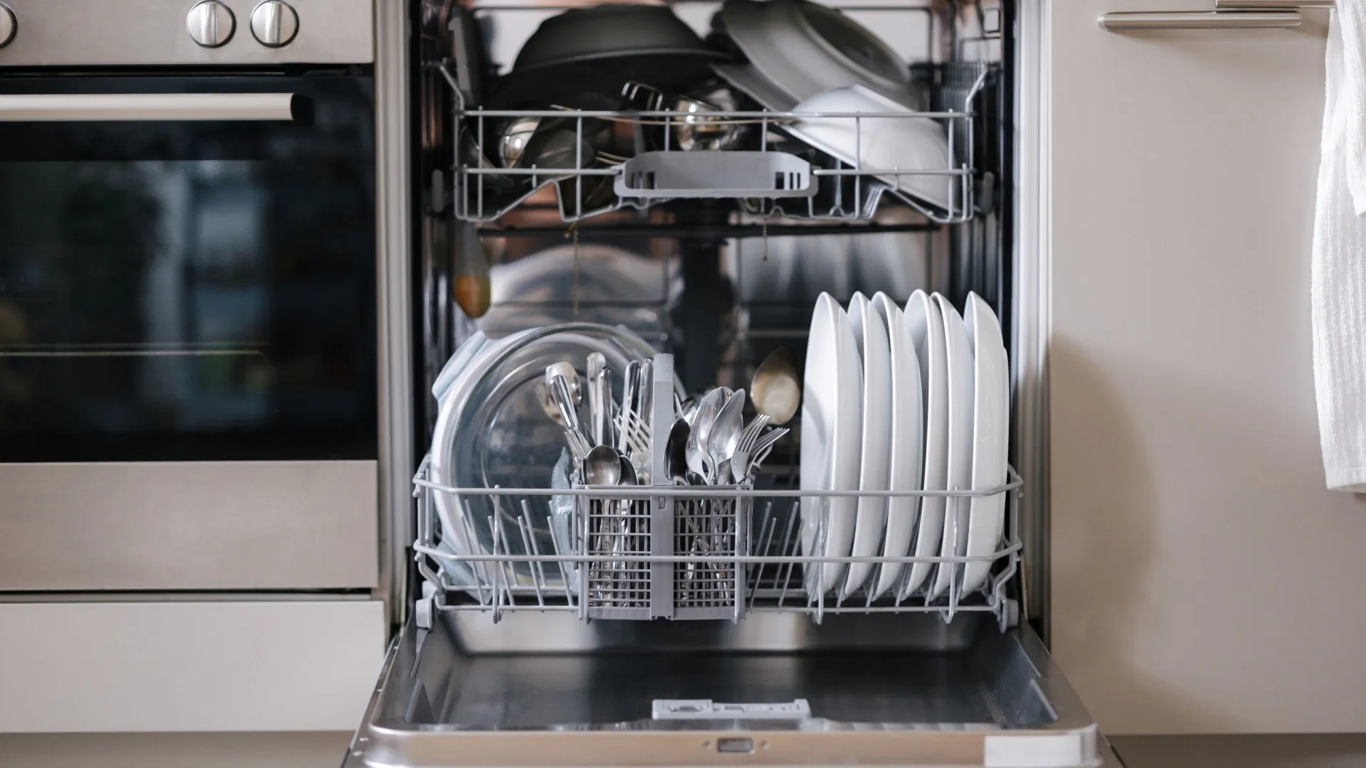 
                    A peça da máquina de lavar loiça que devia limpar todas as semanas
                