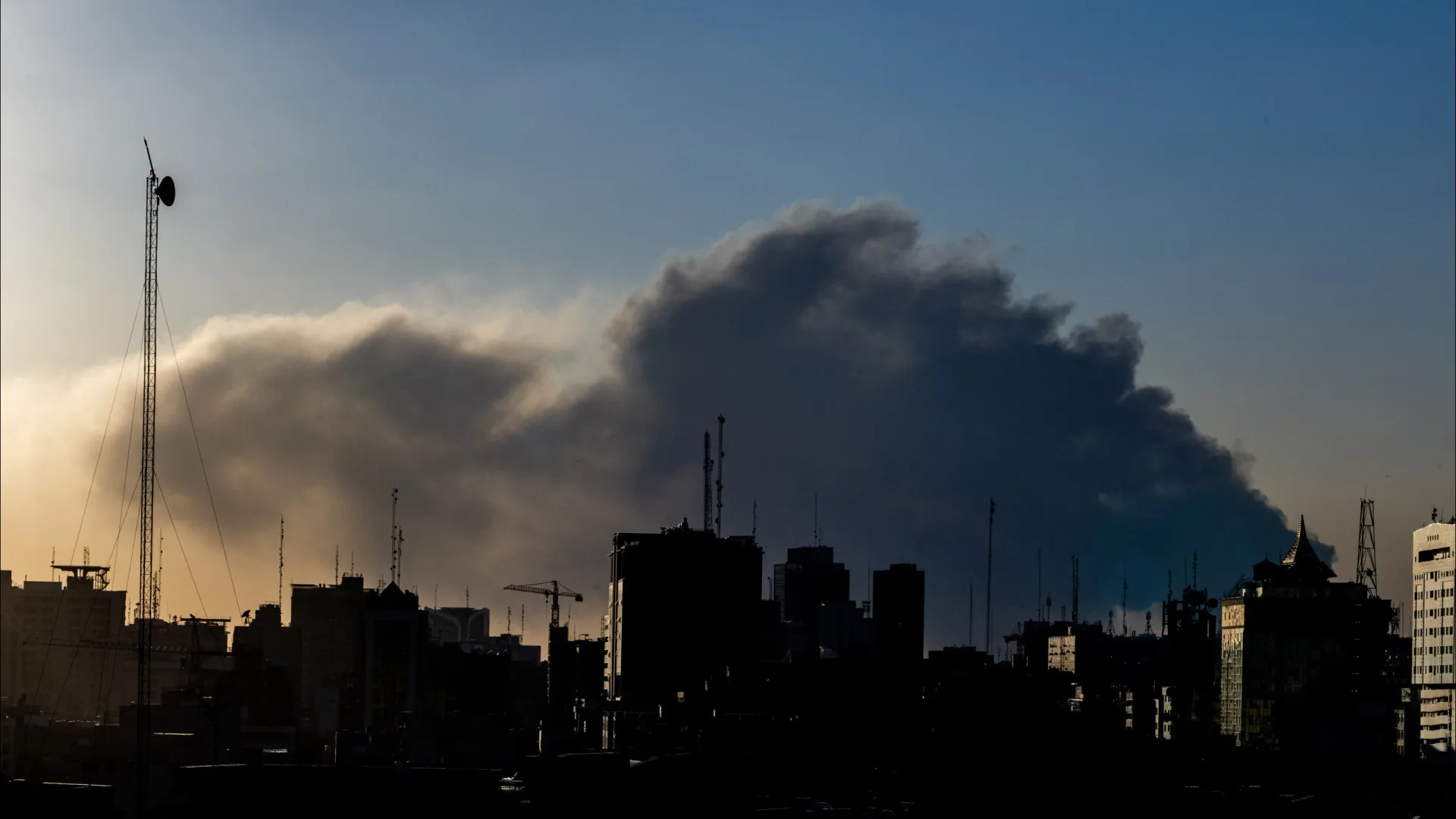 Novas explosões em Teerão durante a noite
