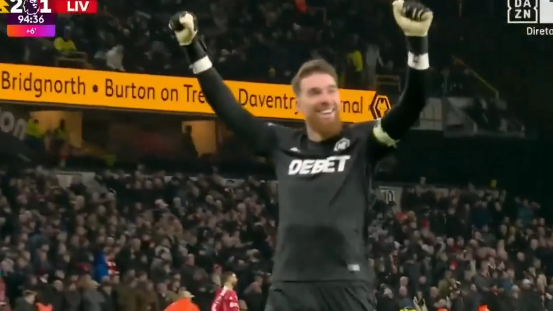 
                    Foi assim que o Wolves voltou a vencer com festejo de Sá que dá que falar
                