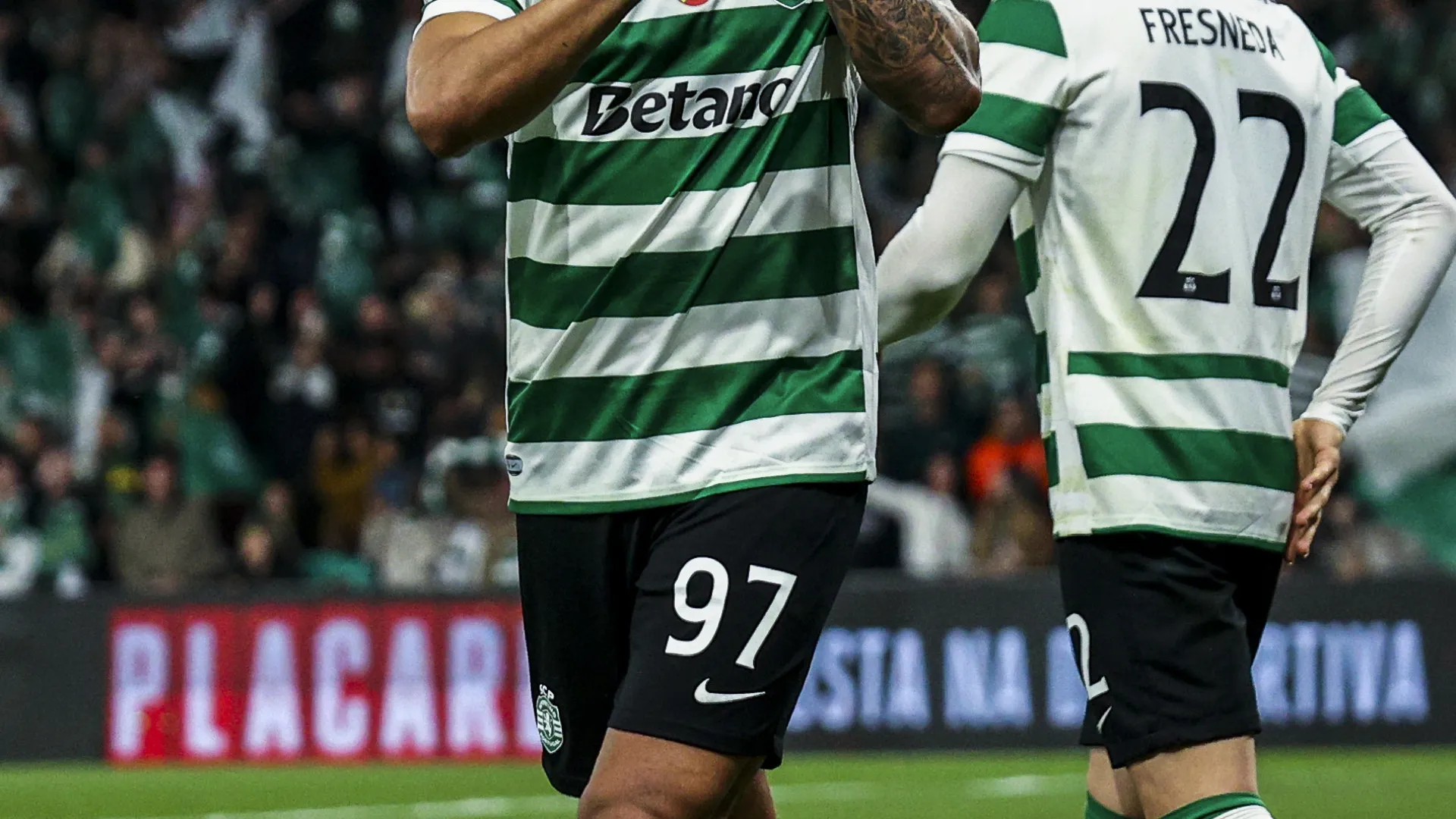 
                    Quem tem Luis Suárez, tem tudo. Sporting vence FC Porto e já mira o Jamor
                