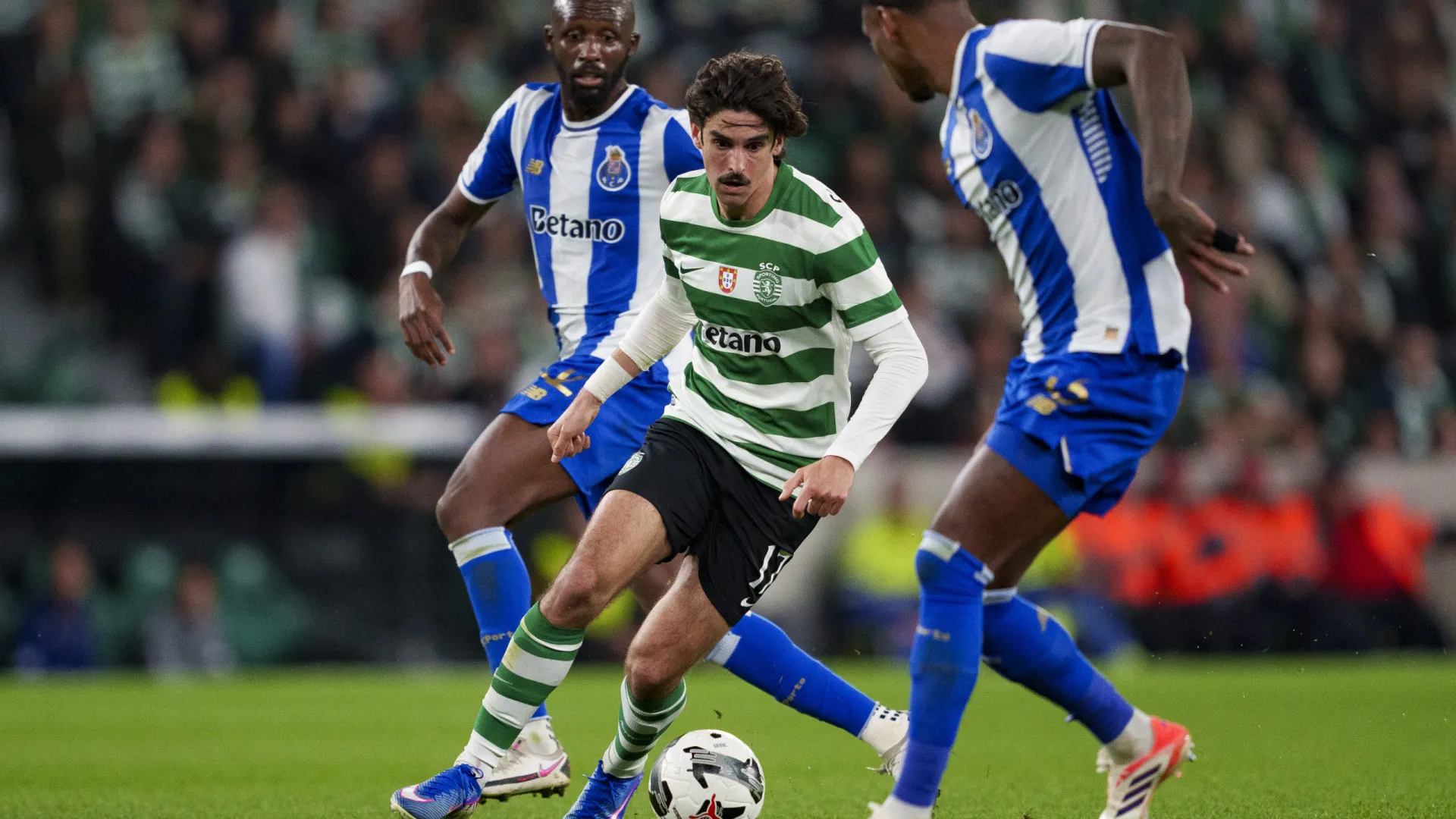 "Não quis jogar na 1.ª parte". Francisco Trincão aponta o dedo a FC Porto