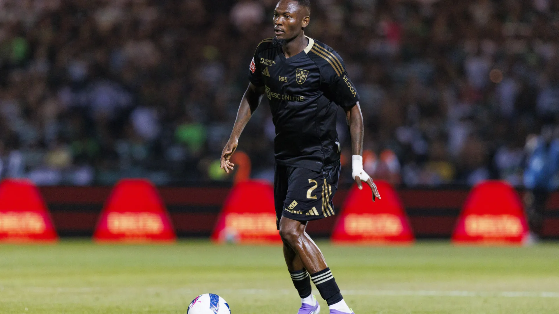 
                    Oficial Tchamba despede-se do Casa Pia e ruma aos brasileiros do Remo
                