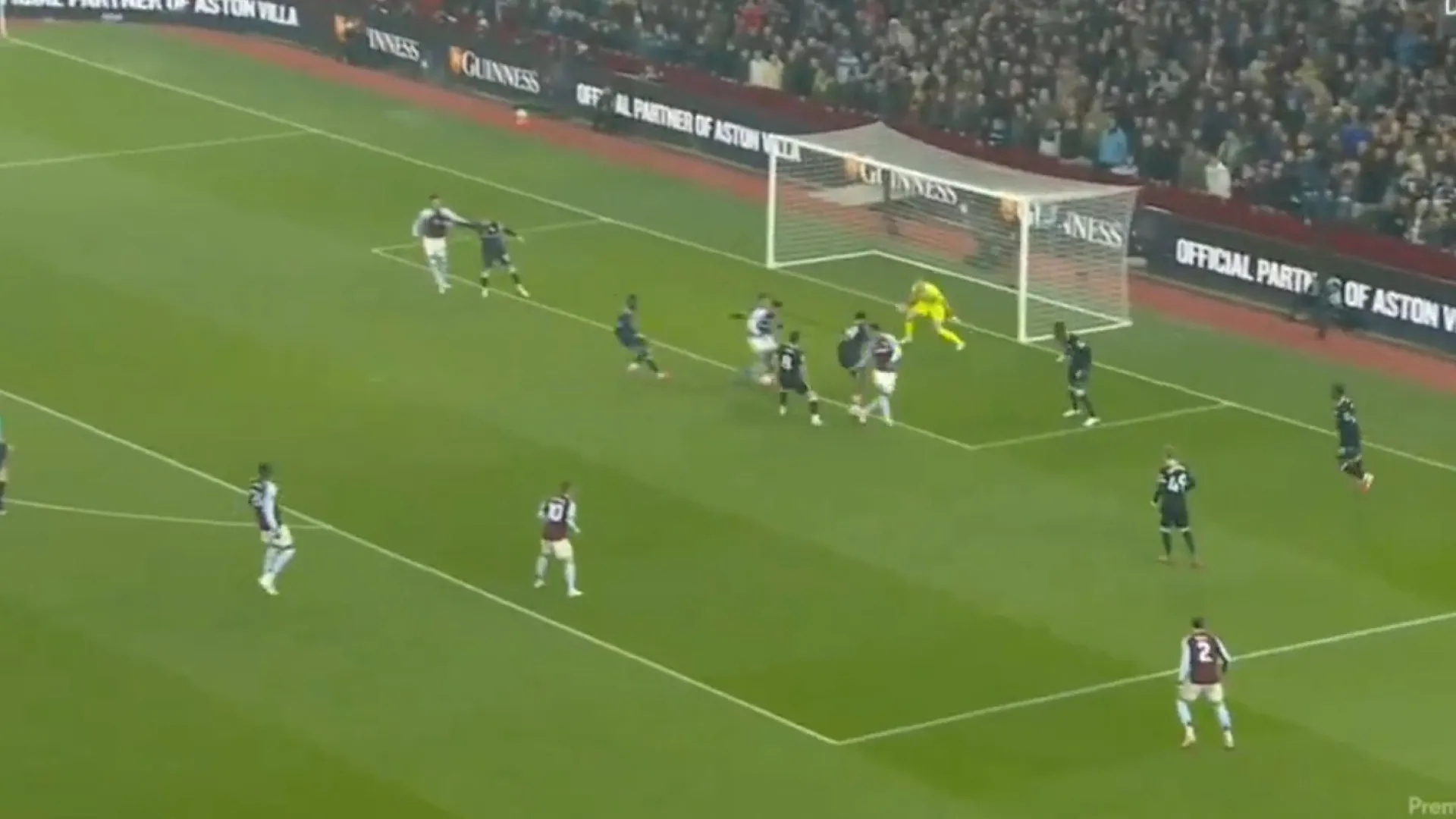 Para ver. De calcanhar, o Aston Villa inaugurou o marcador ante Chelsea