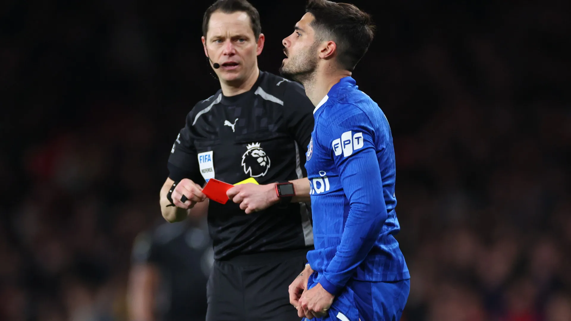 Pedro Neto sob alçada disciplinar após o polémico Arsenal-Chelsea