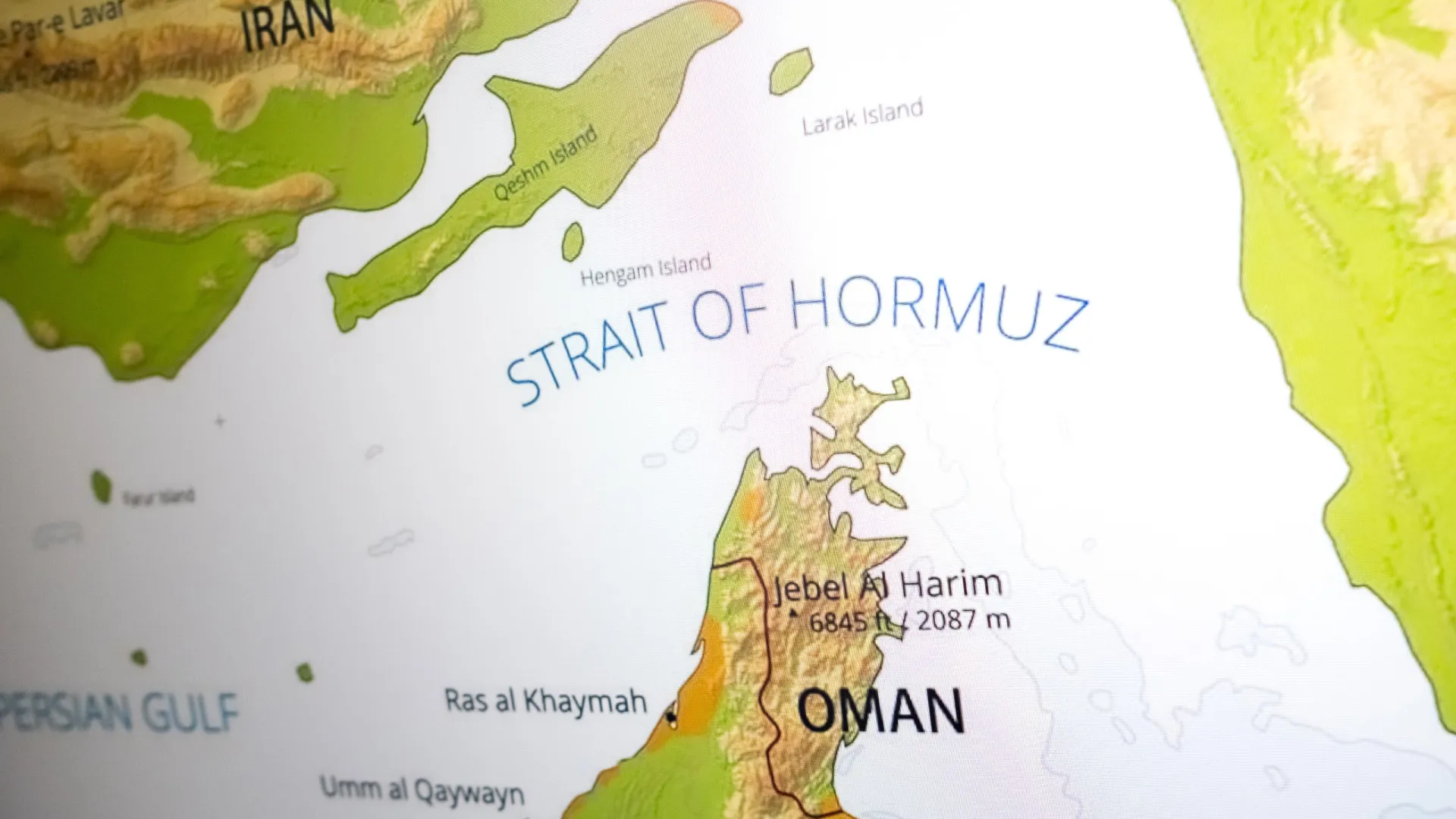 Estreito de Ormuz e golfos Pérsico e de Omã declarados zonas de guerra