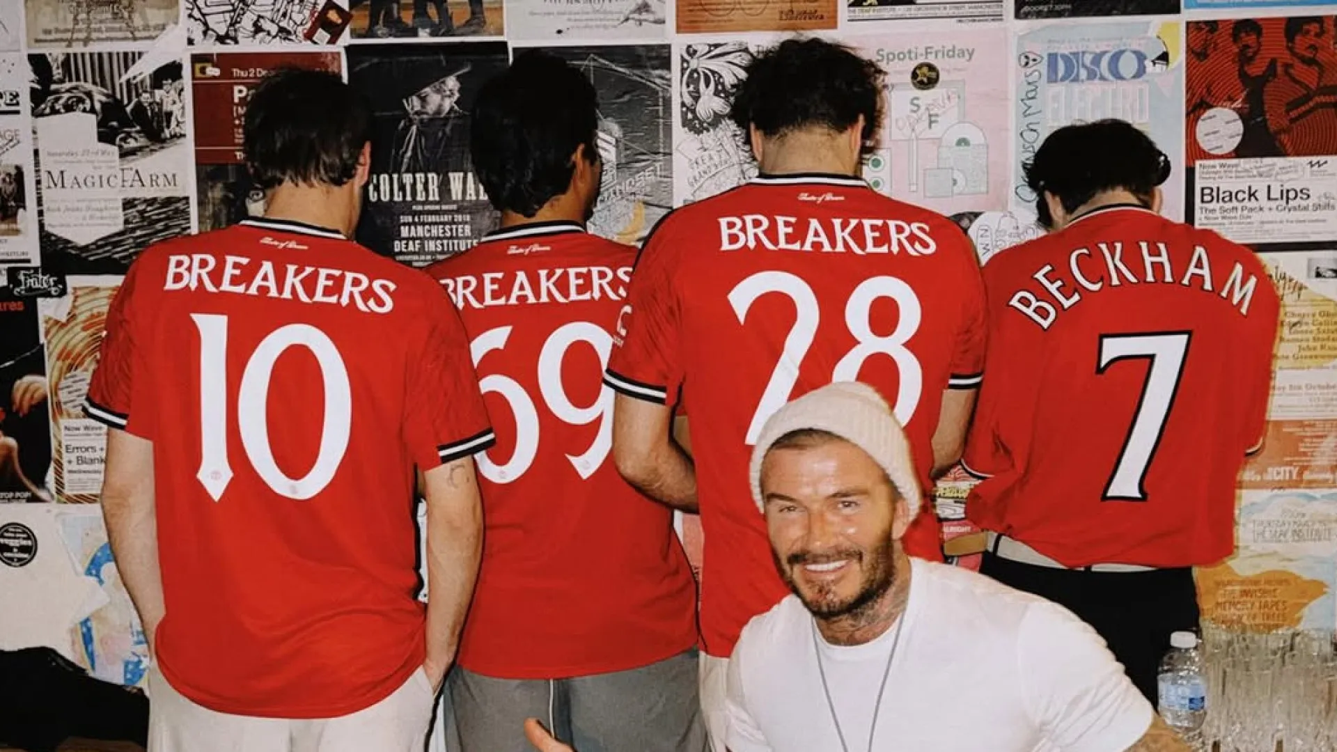 
                    David Beckham posa com banda do filho Cruz (com homenagem ao United)
                