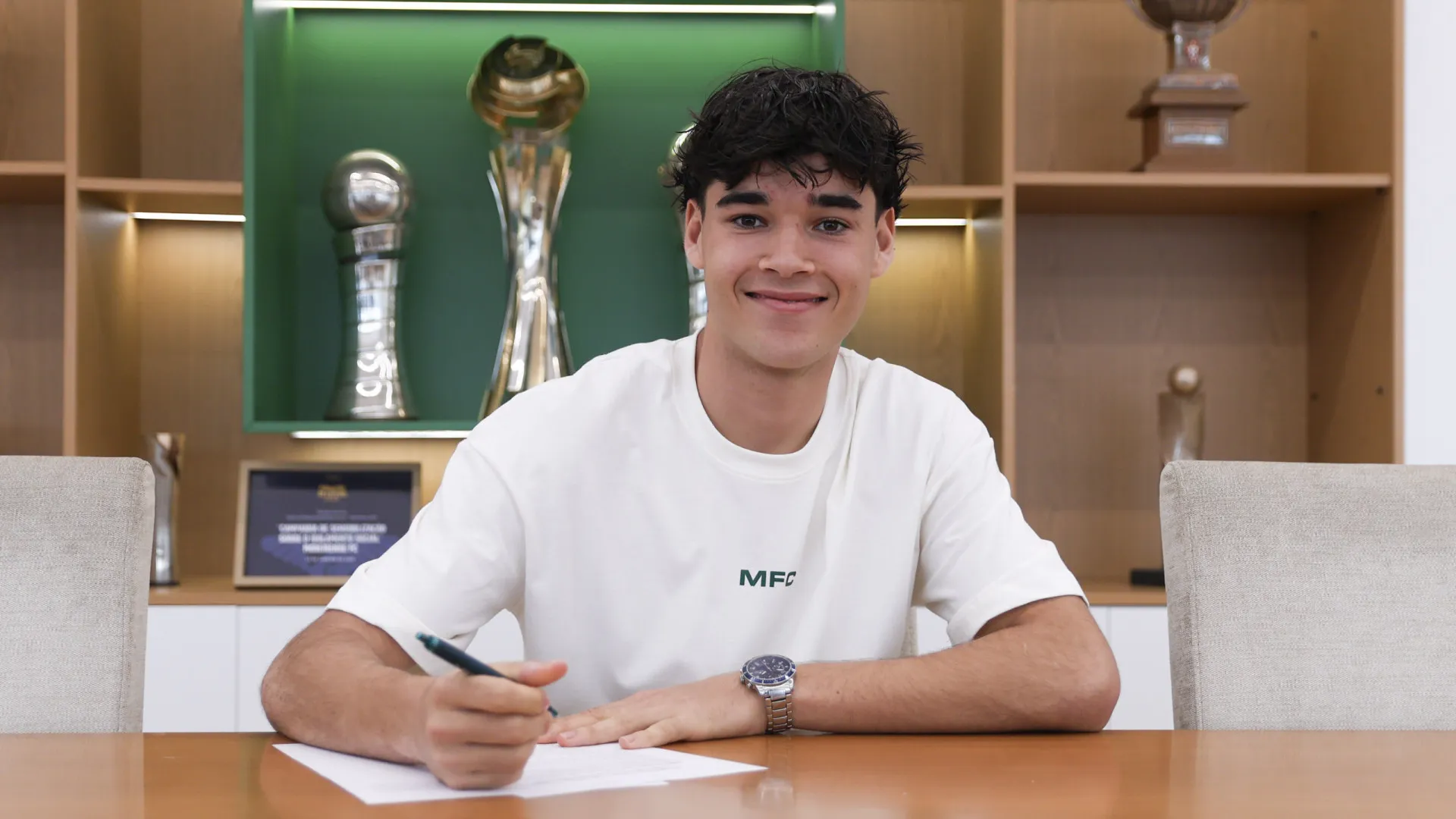 
                    Moreirense segura Afonso Assis por mais uma temporada
                