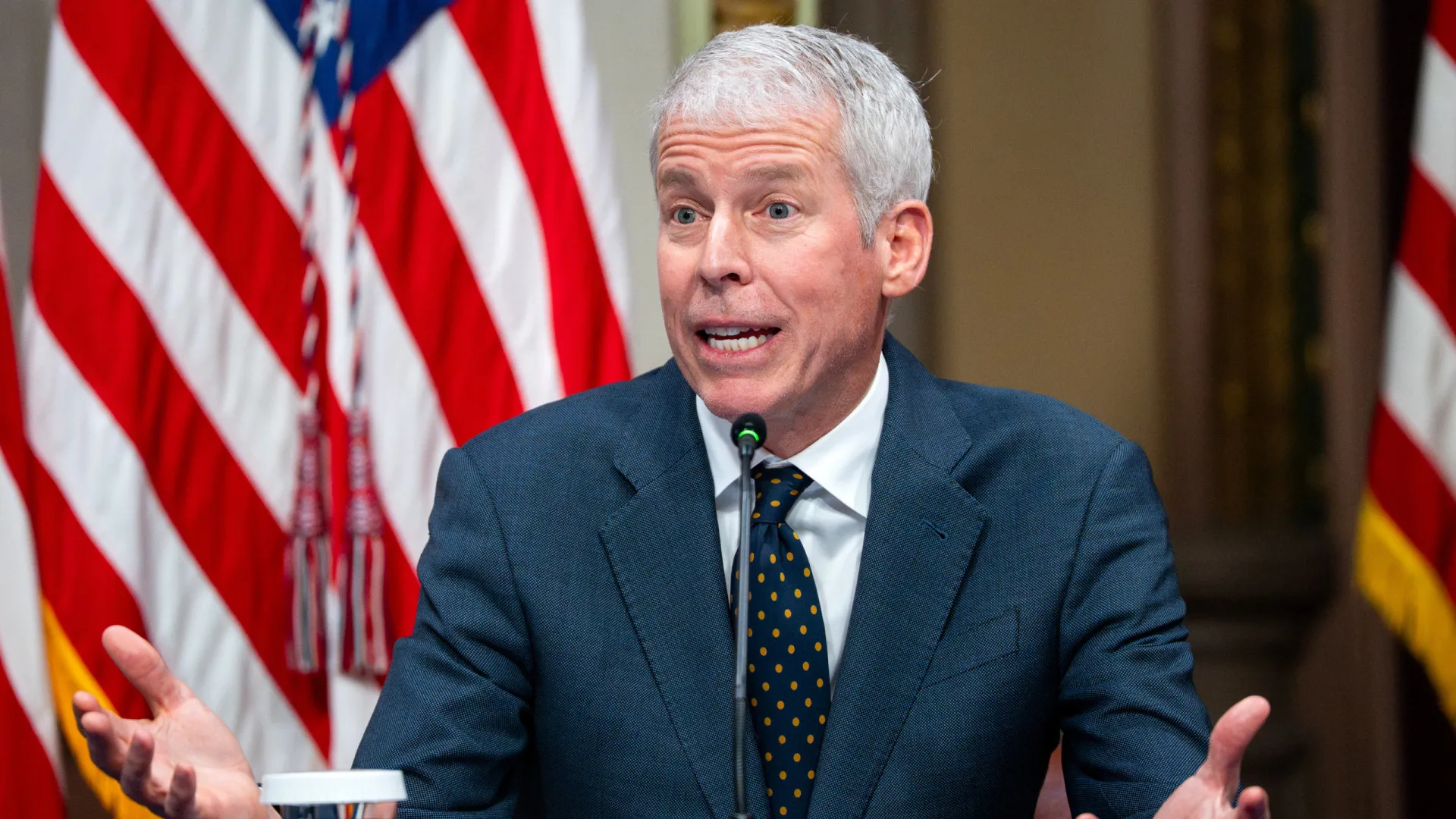 Secretário de Energia dos EUA promete escolta militar no Estreito de Ormuz