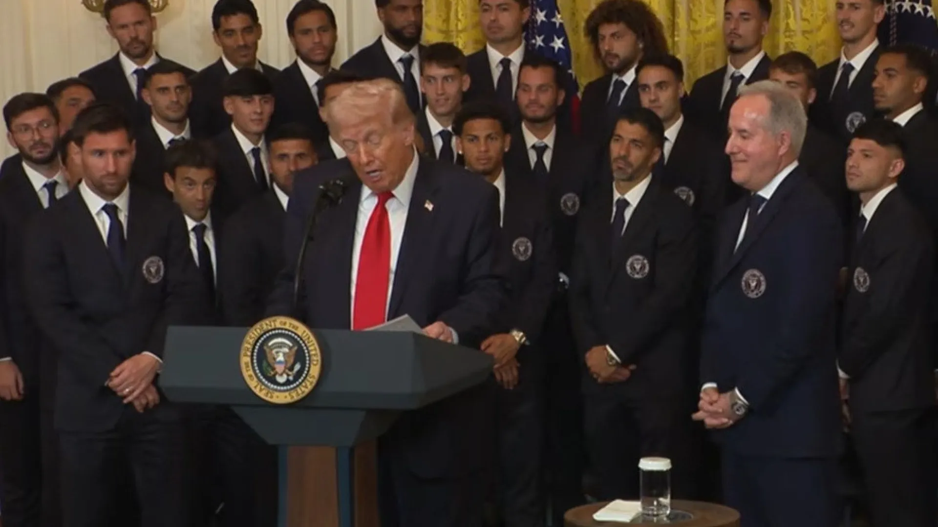 Trump brinca com golo que Messi marcou ao FC Porto: "Será que conseguia?"