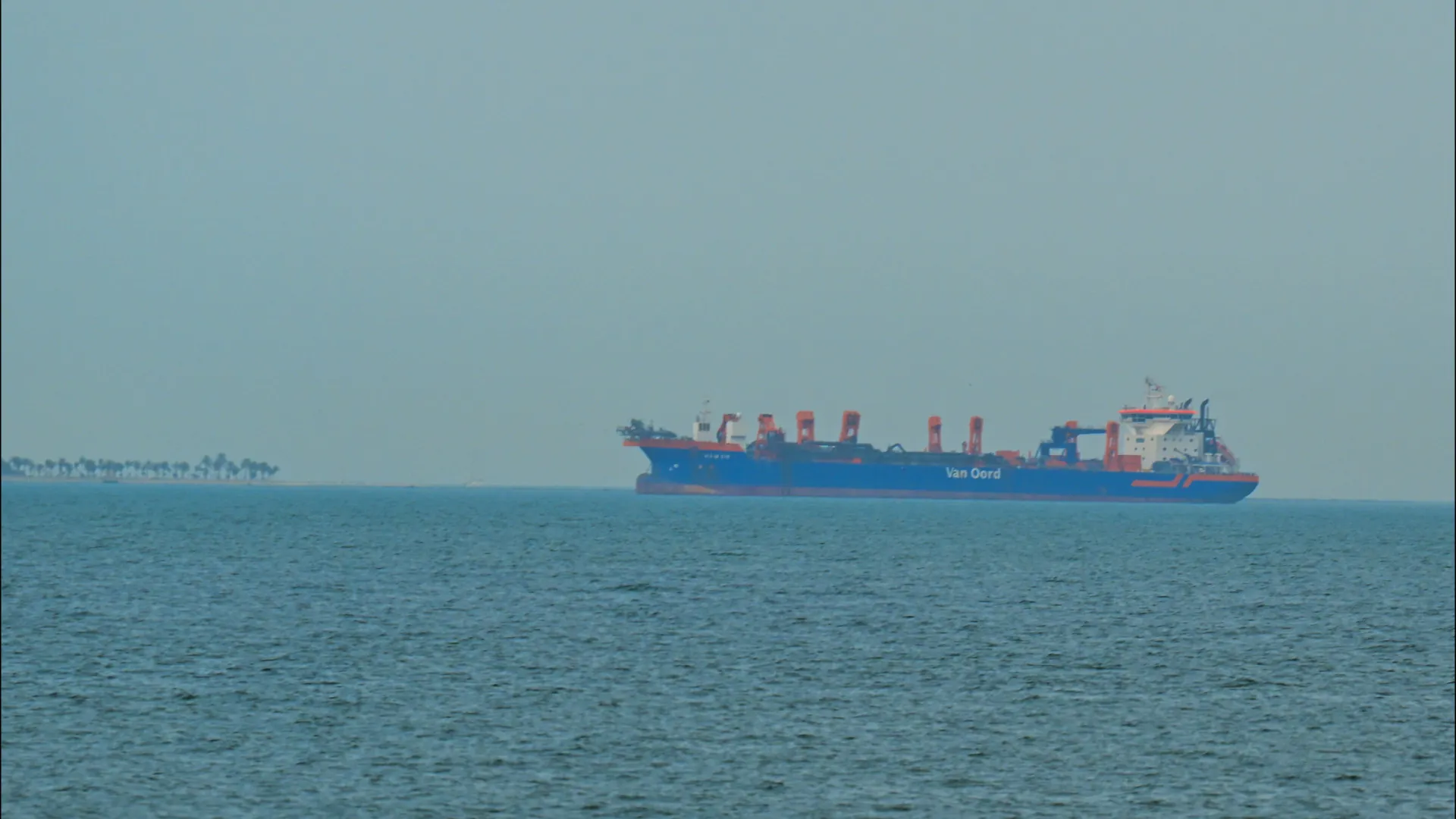 
                    Autoridades iranianas anunciam ataque a dois navios no Estreito de Ormuz
                