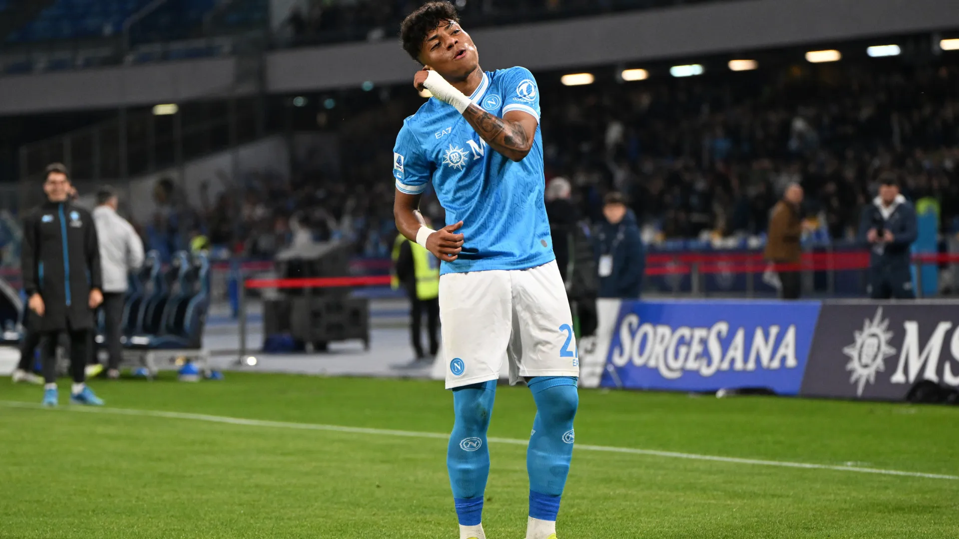 
                    Napoli bate Torino, de Obrador, com golo de Alisson e segue em terceiro
                