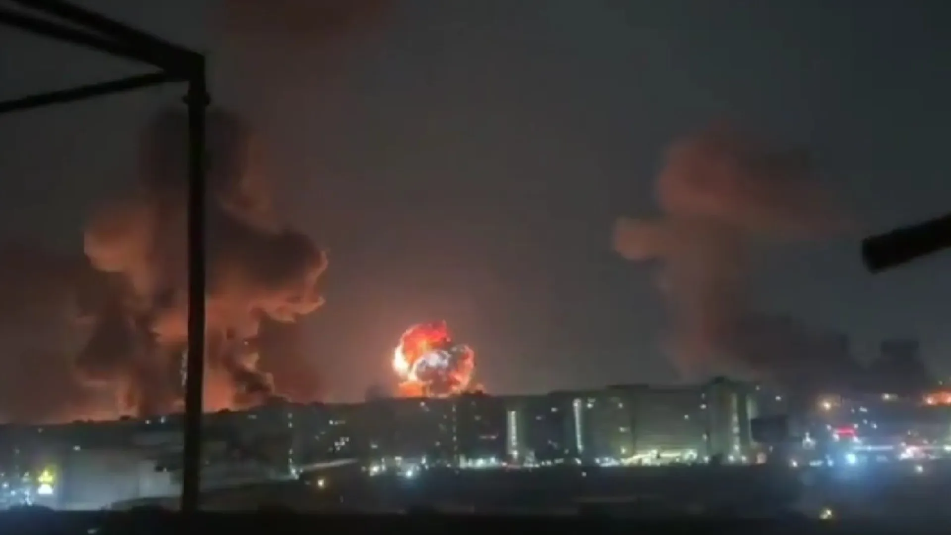 
                    Israel anuncia ter destruido avião do anterior líder supremo iraniano
                