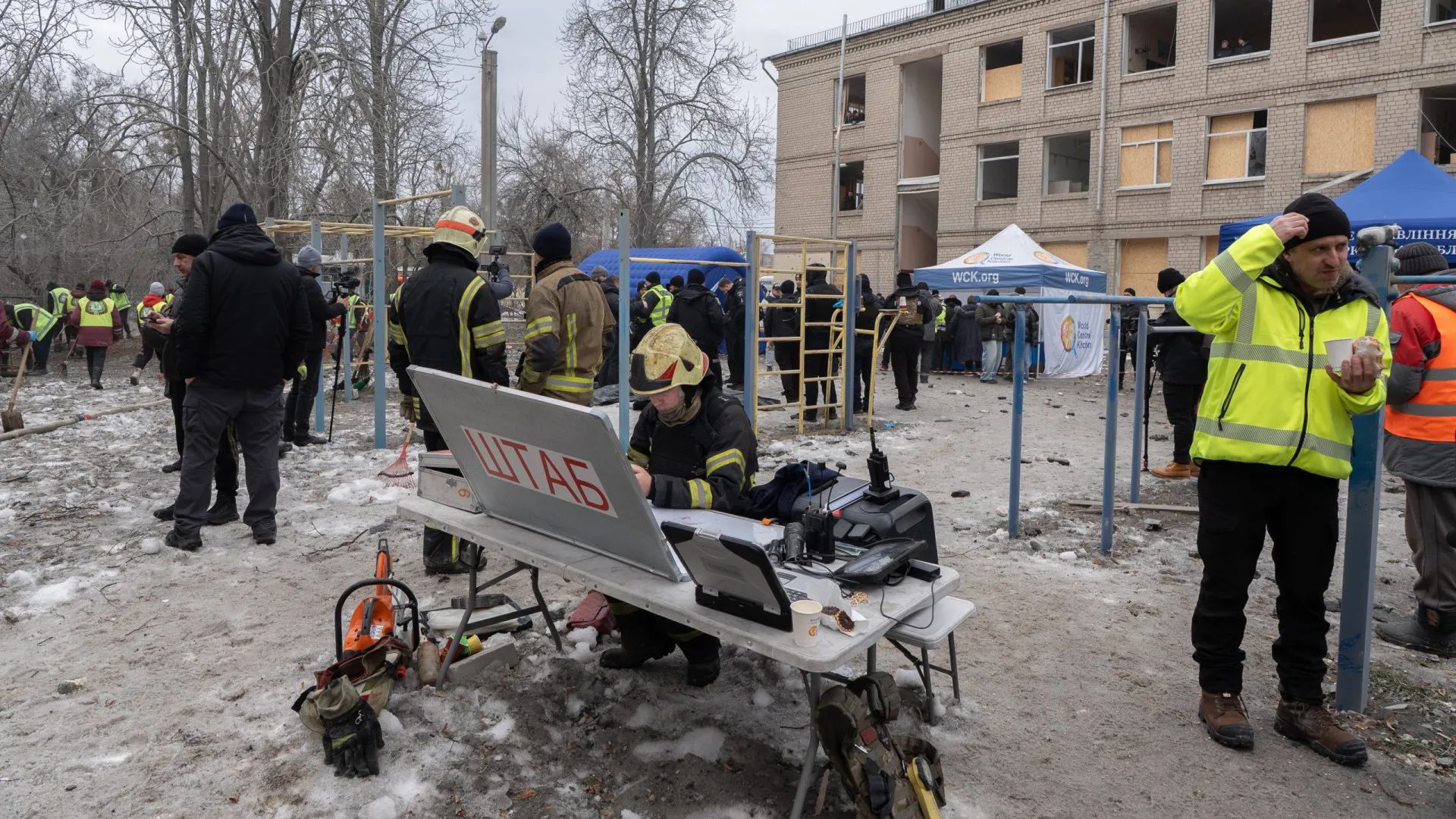 
                    Guerra na Ucrânia. Pelo menos 12 civis mortos em ataques noturnos russos
                