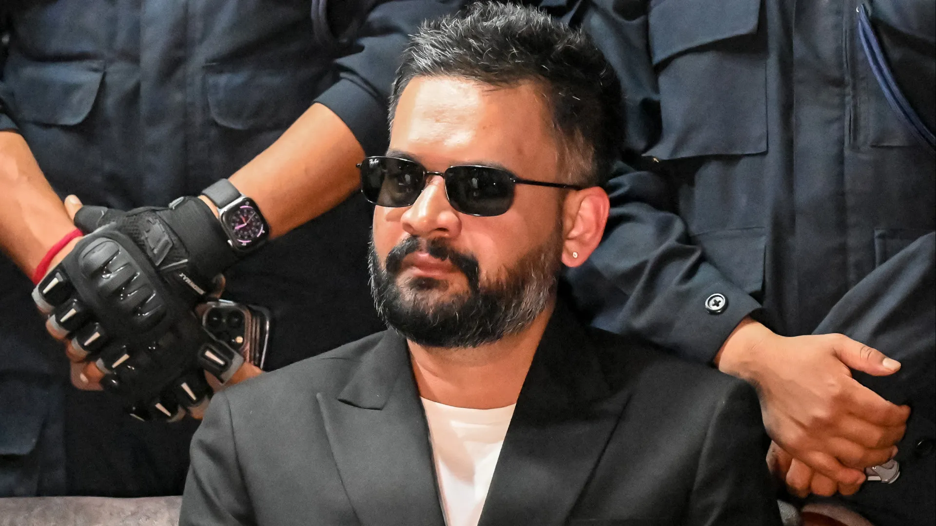 
                    'Rapper' que foi presidente da Câmara de Katmandu é primeiro-ministro
                