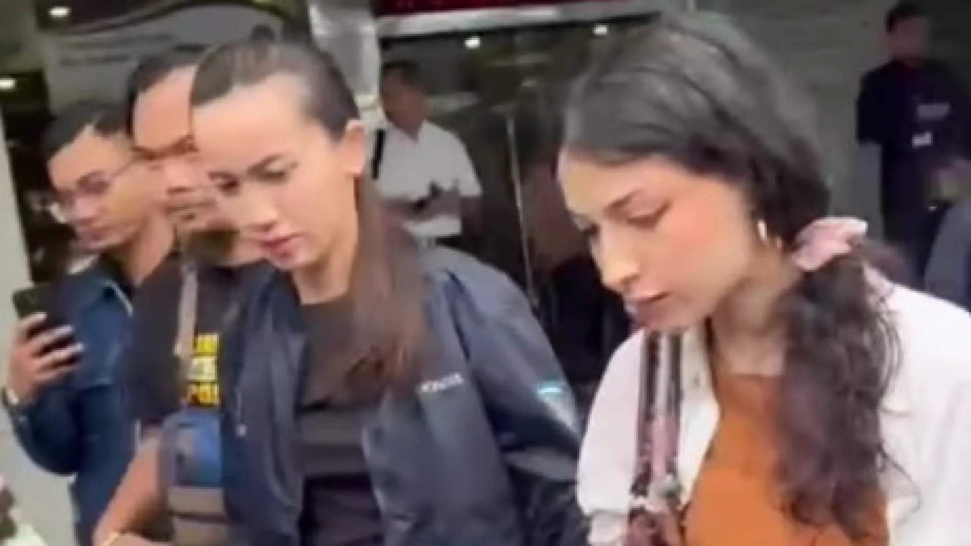 
                    Enfermeira condenada por homicídio capturada na Indonésia já em Tires
                