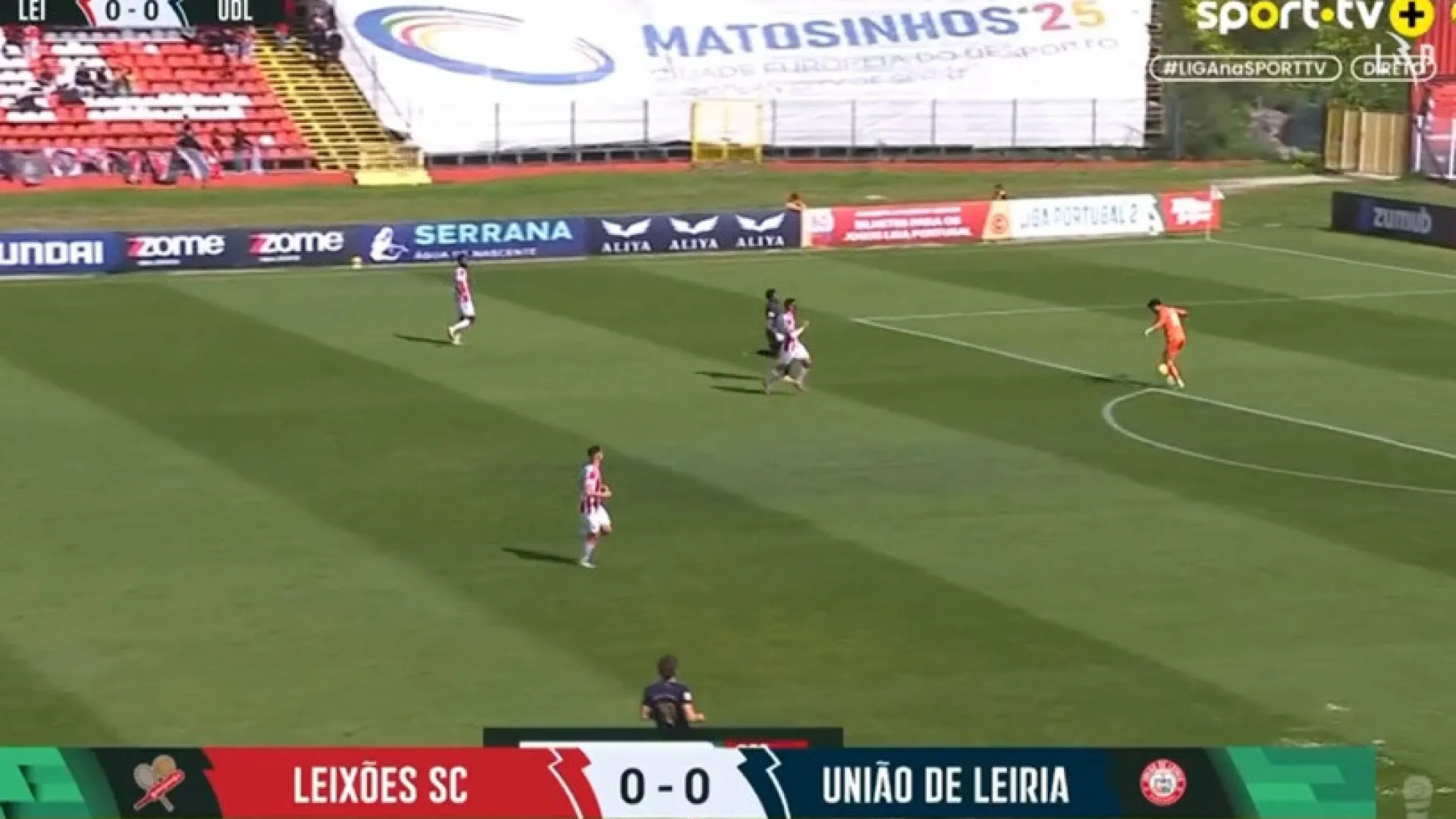 O que se passou aqui? Guarda-redes do Leixões protagonizou erro caricato