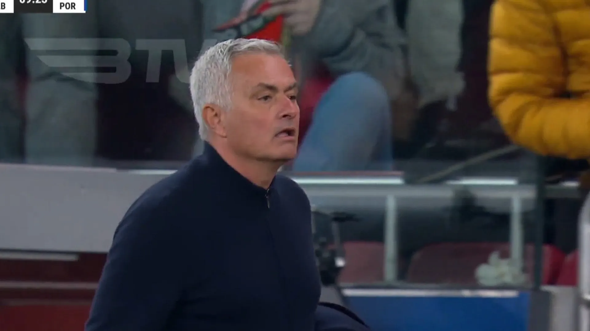 Caldo entornado no Benfica-FC Porto. Mourinho expulso após este gesto