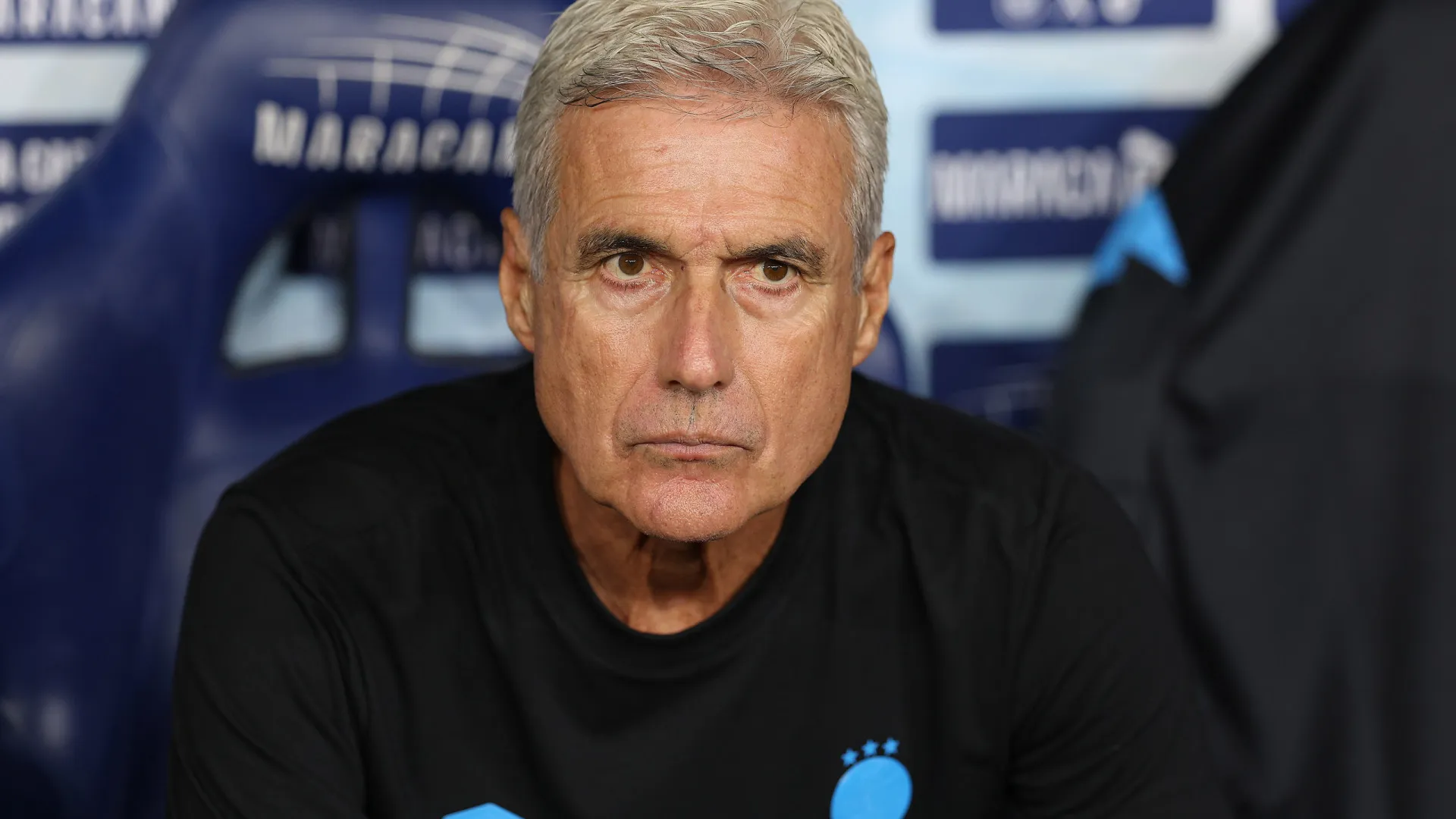 
                    Grêmio gere vantagem da primeira mão e dá título estadual a Luís Castro
                