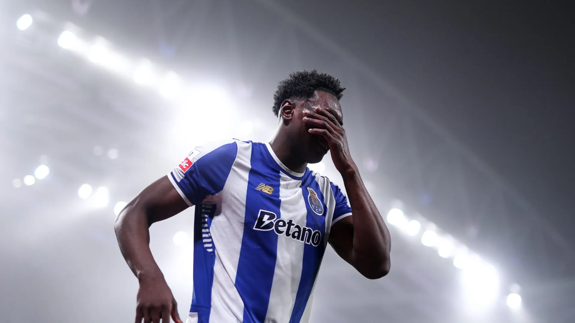 Rodrygo e Samu entre ausências certas por lesão no Campeonato do Mundo