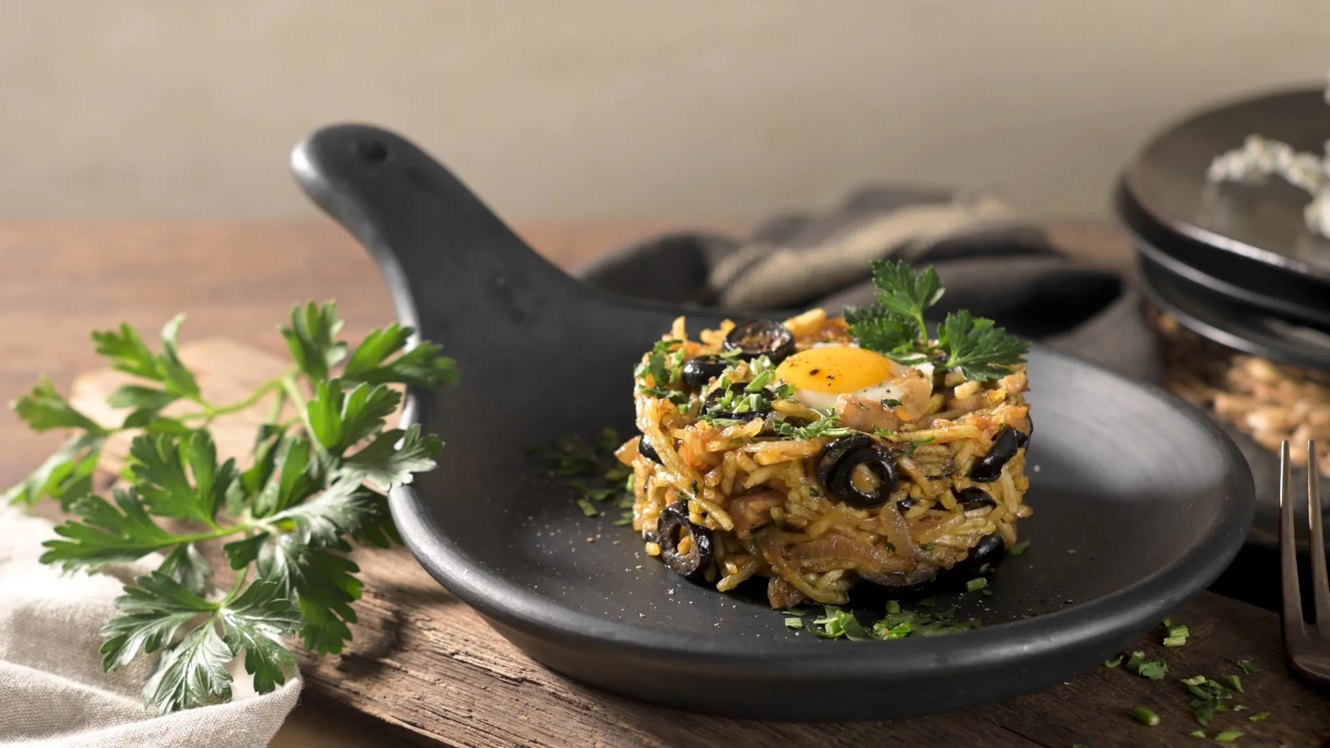 
                    O truque do chef José Avillez para fazer bacalhau à Brás super cremoso
                