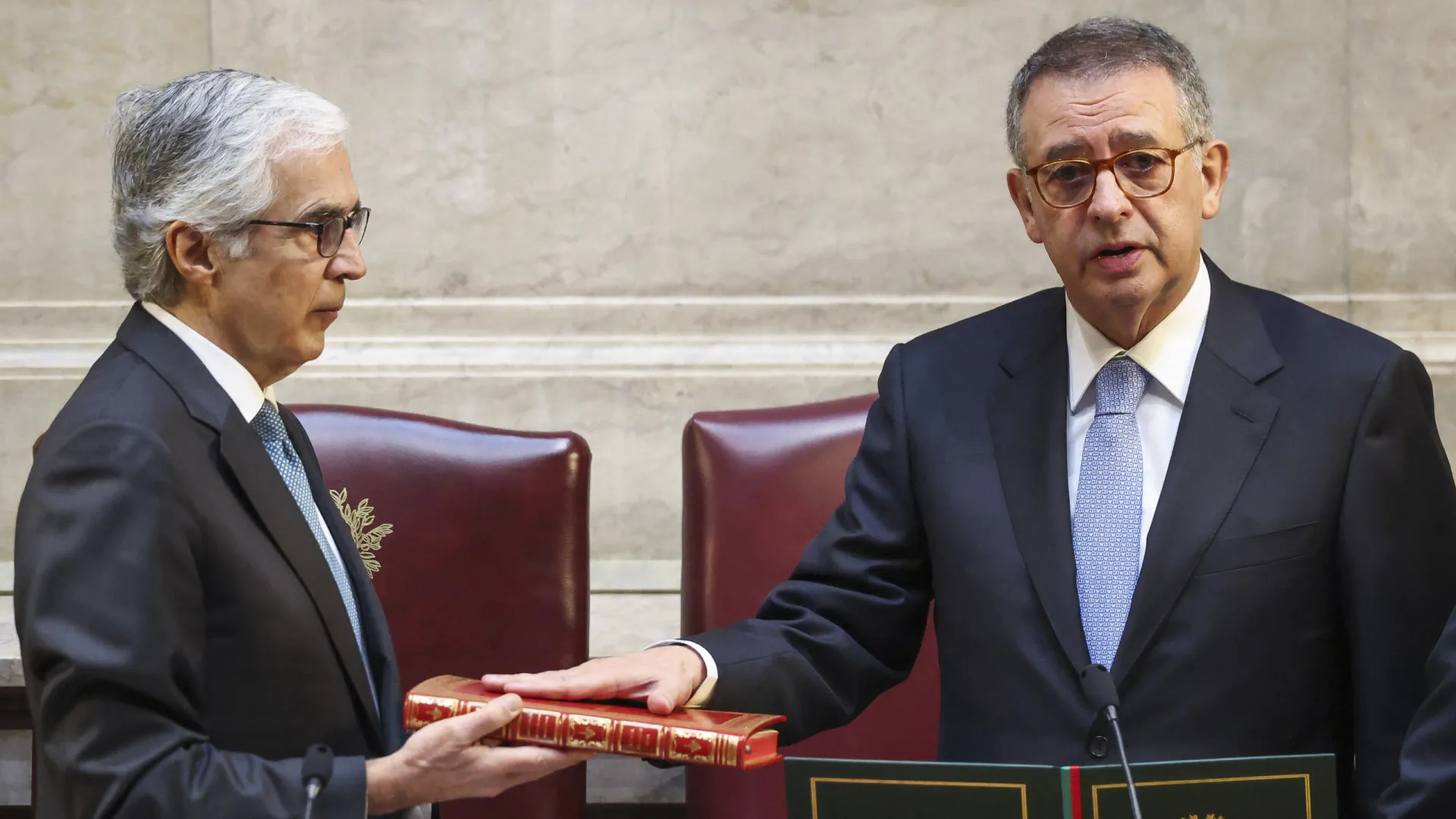 Os bastidores da tomada de posse do Presidente da República no Parlamento
