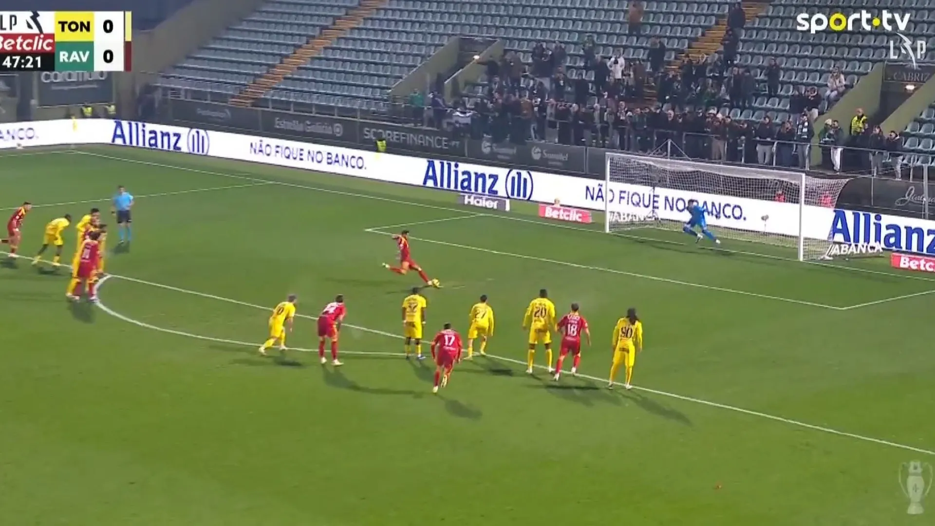 
                    Rio Ave teve golo na mira, mas Bezerra falhou penálti... assim
                