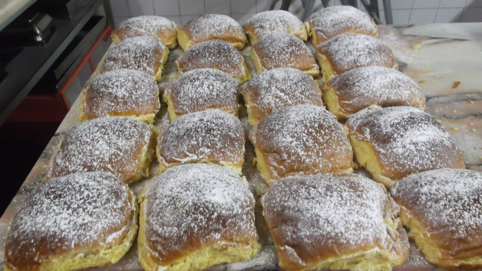 
                    Bolas de Manteiga do Barreiro: Aprenda a receita e conheça um novo espaço
                