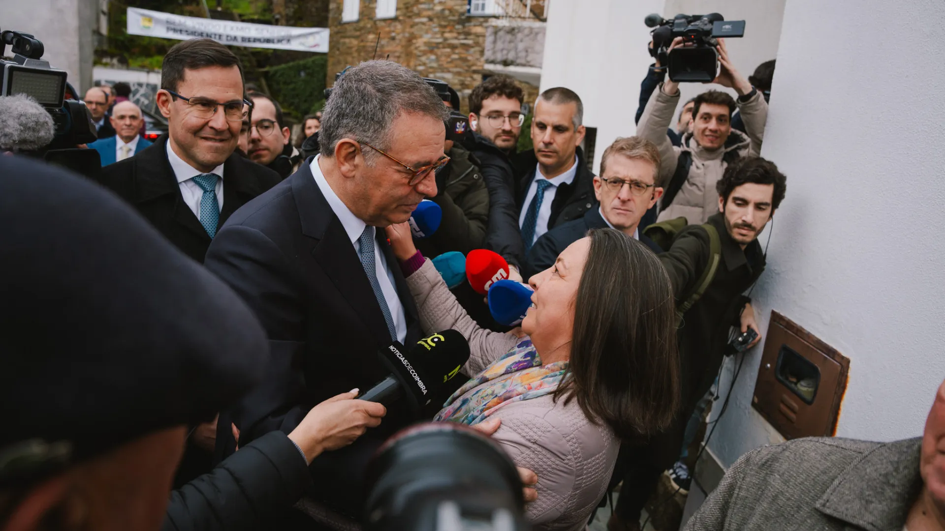 
                    Arganil, Guimarães e Porto. As fotos do 2.º dia de Seguro como Presidente
                