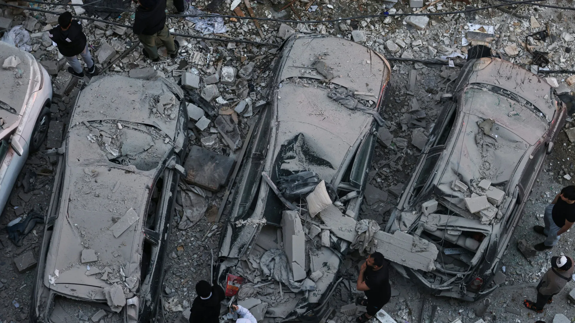 
                    Guardas iranianos reivindicam ataques a bases dos EUA no Kuwait e Bahrein
                